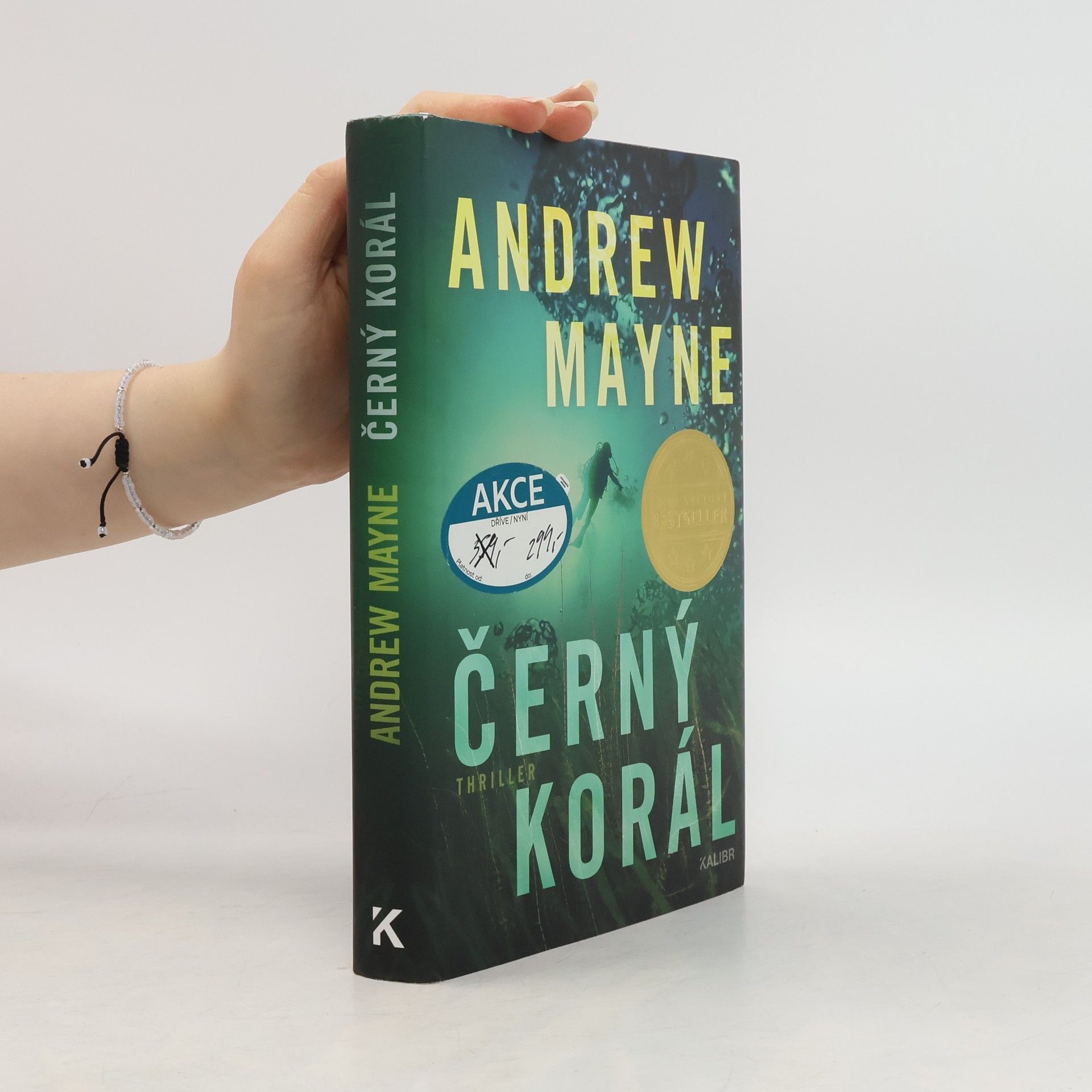 Andrew Mayne Černý korál