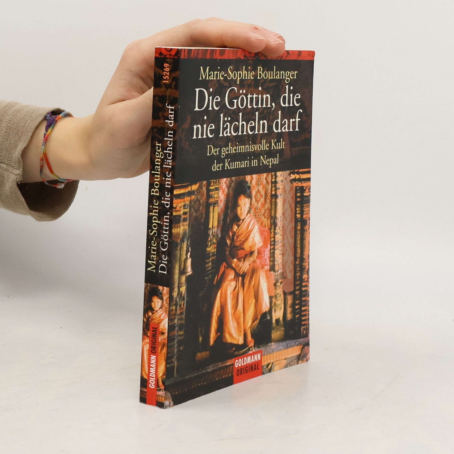 Sophie-Marie Ruesch Die Göttin, die nie lächeln darf