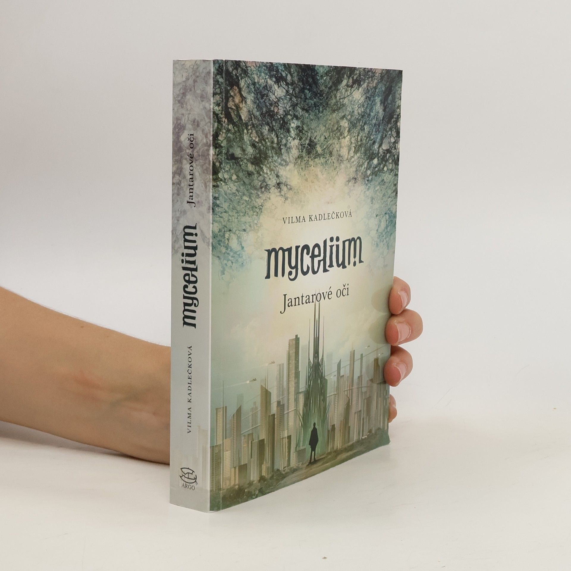 Mycelium. Jantarové oči