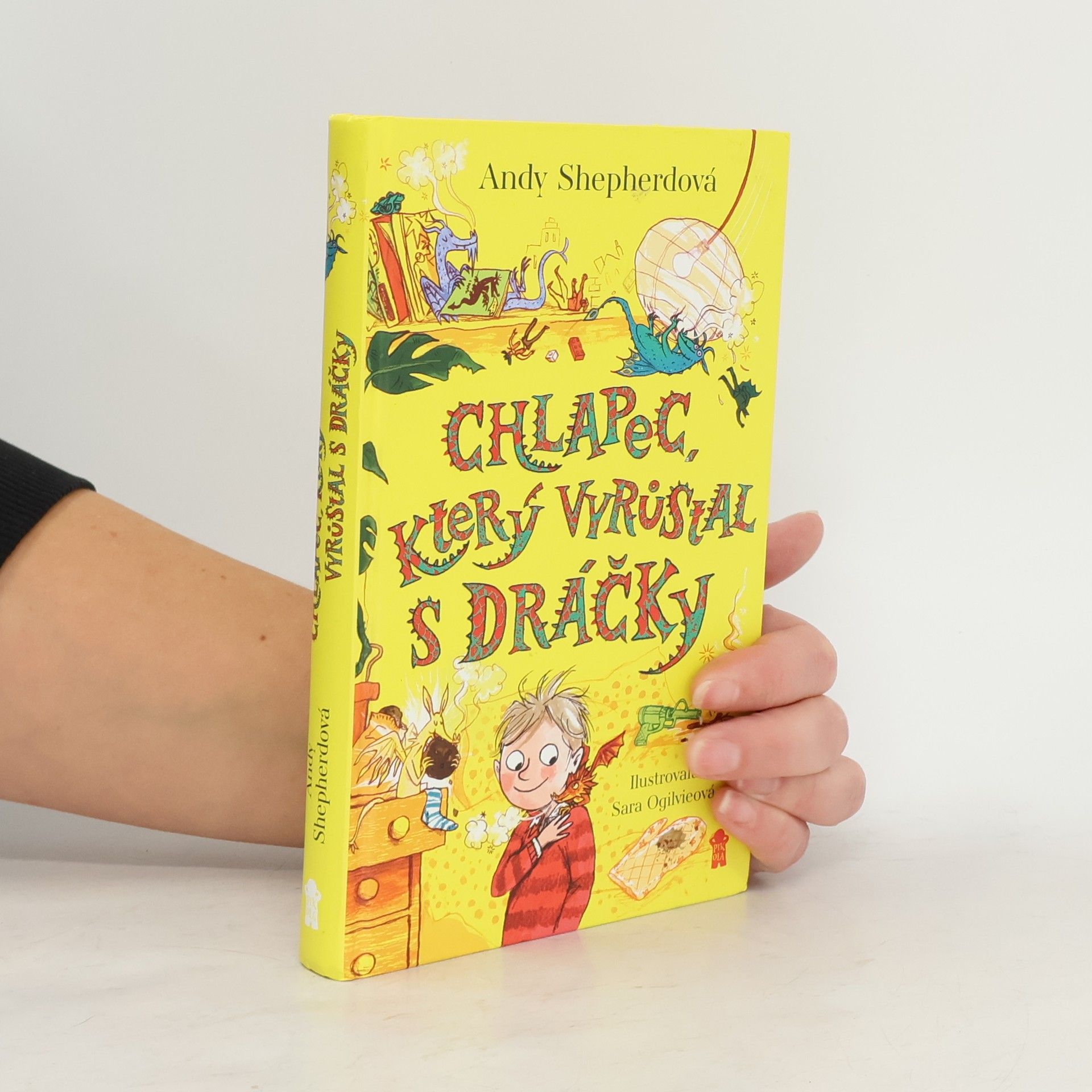 Chlapec, který vyrůstal s dráčky