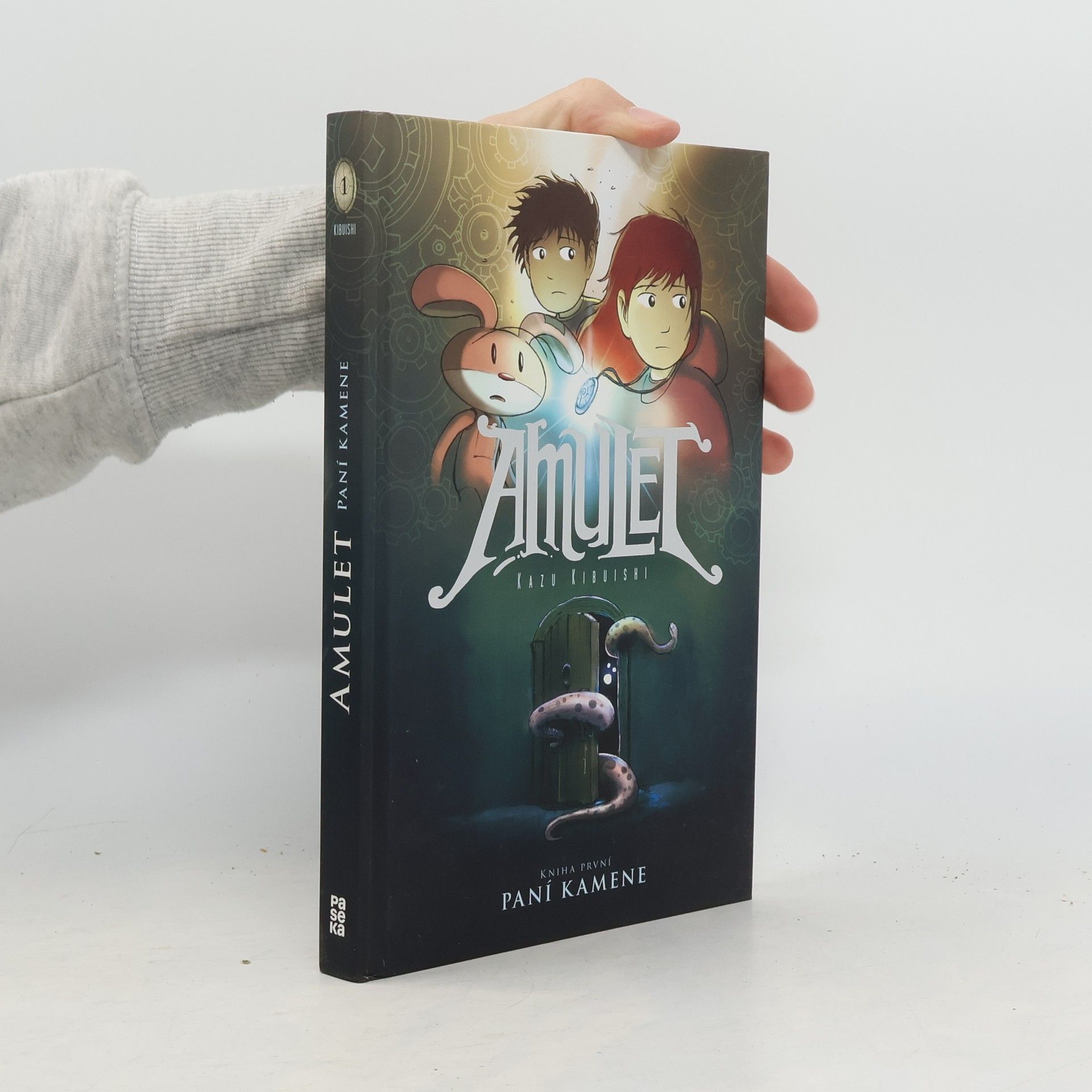 Kazu Kibuishi Paní kamene. Amulet. Kniha první