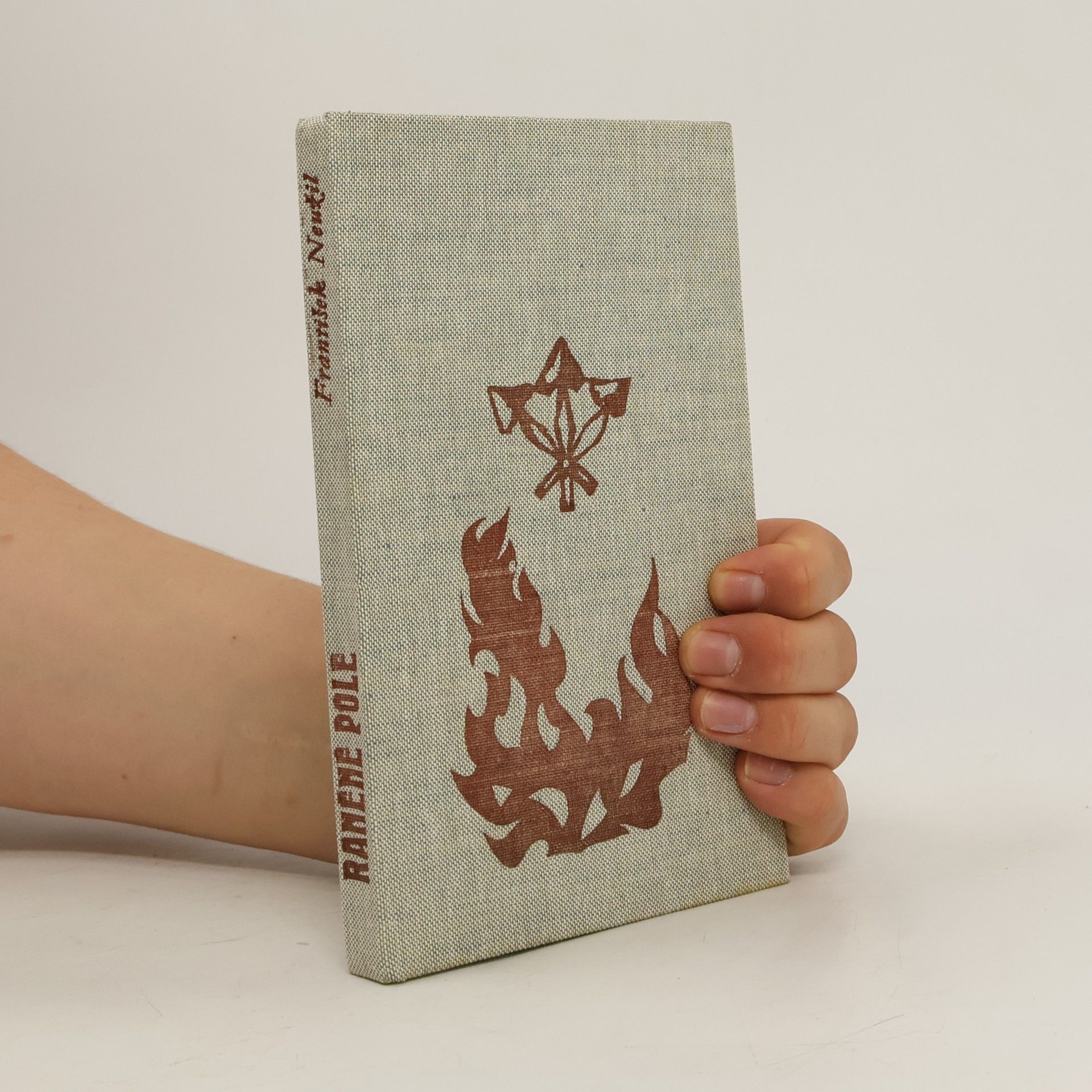 František Neužil Raněné pole