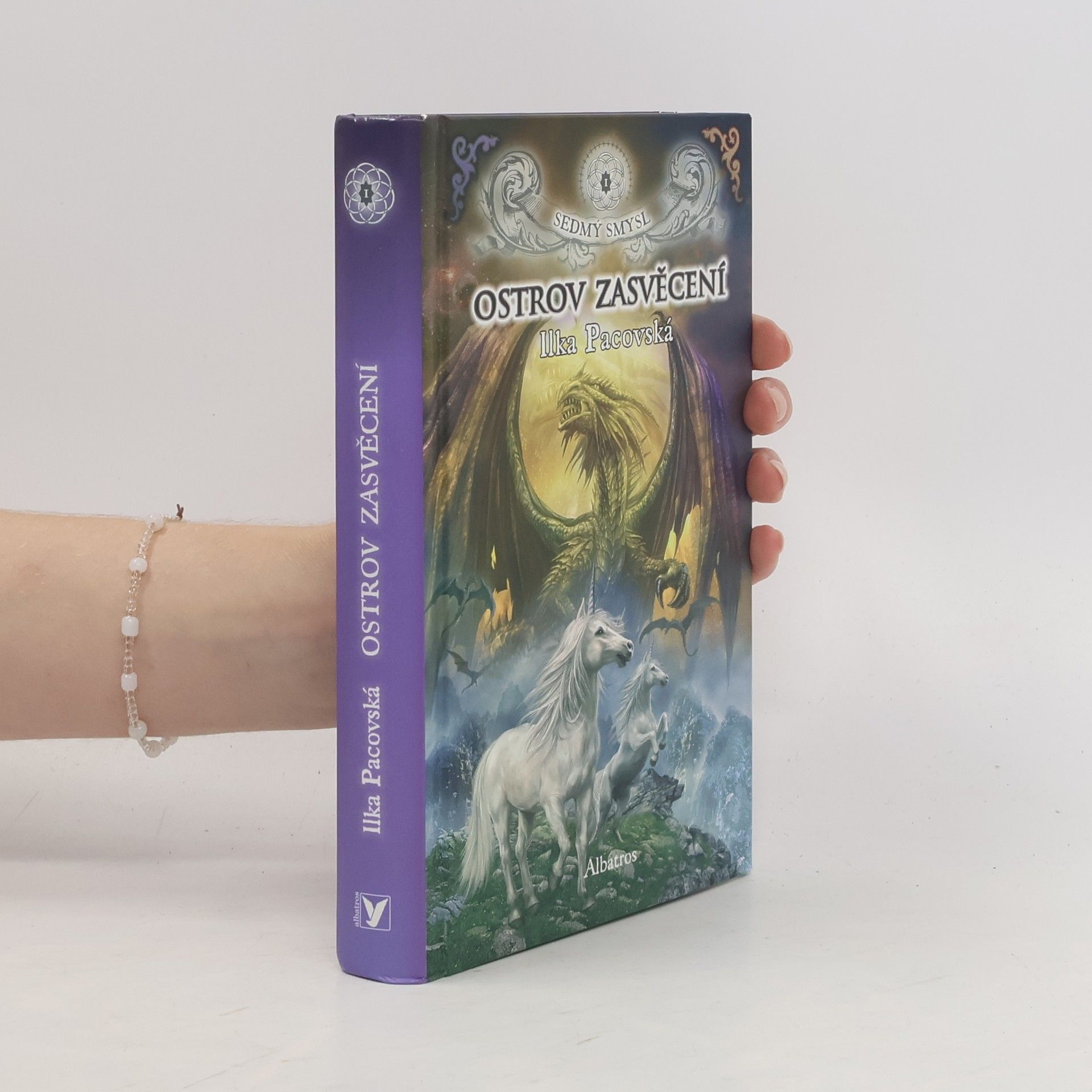 Ilka Pacovská Sedmý smysl 1., Ostrov zasvěcení
