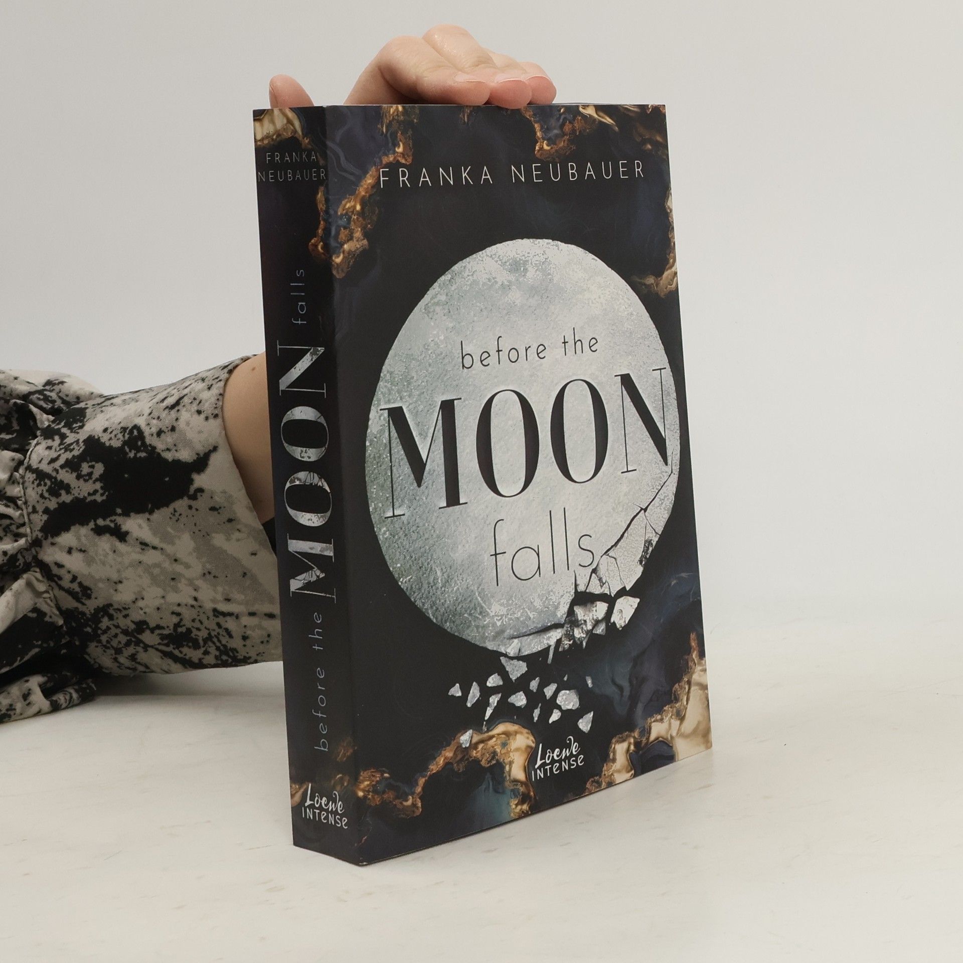 Scandalous Secrets - 2: Before the Moon Falls