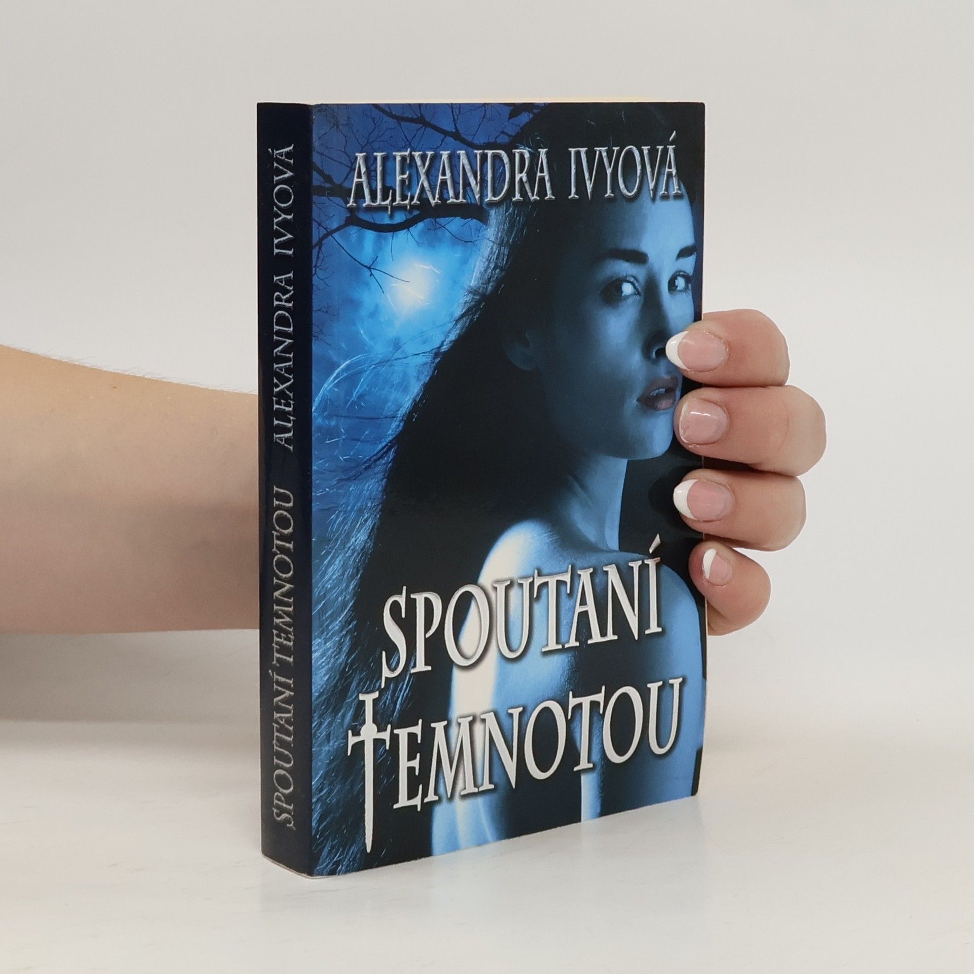 Debbie Raleigh Spoutaní temnotou