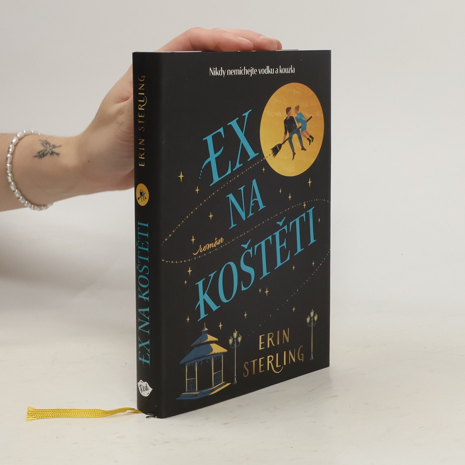 Rachel Hawkins Ex na koštěti