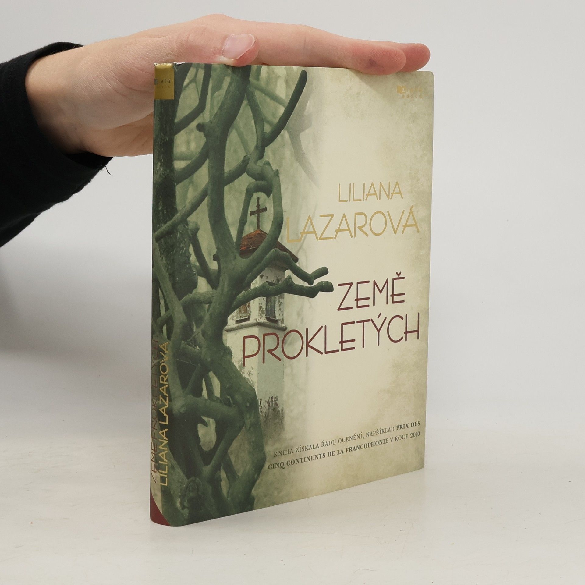 Liliana Lazar Země prokletých