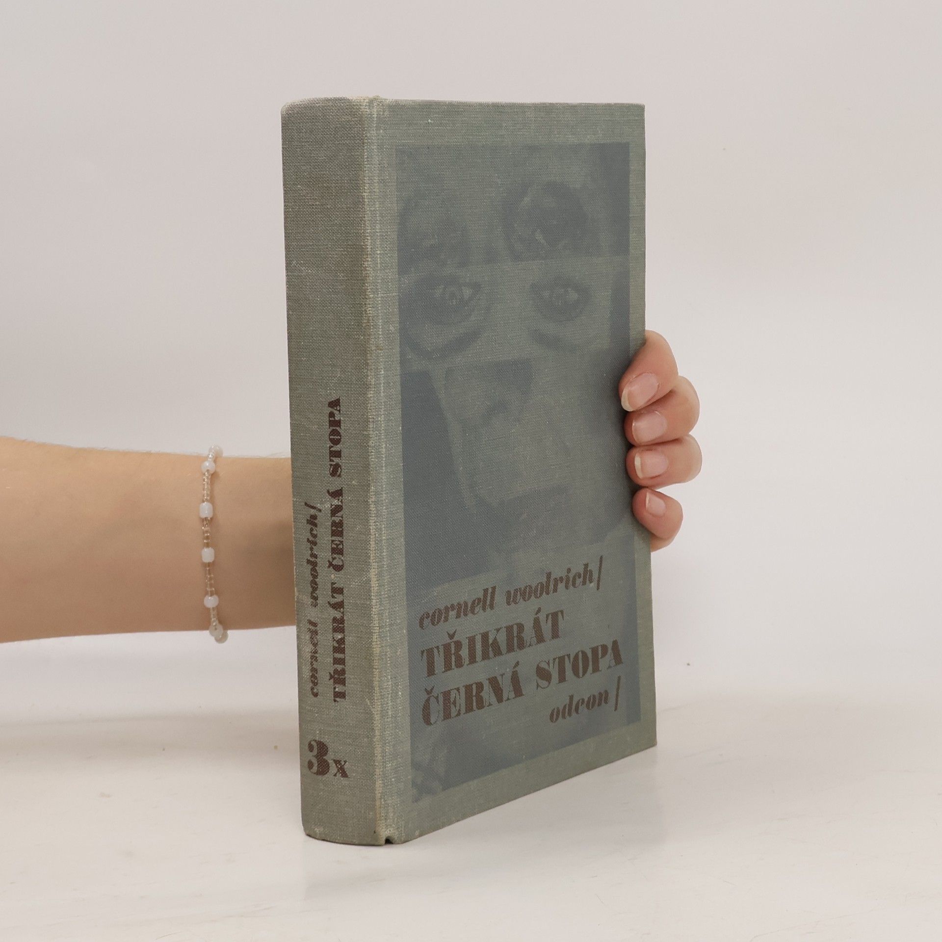 Třikrát černá stopa