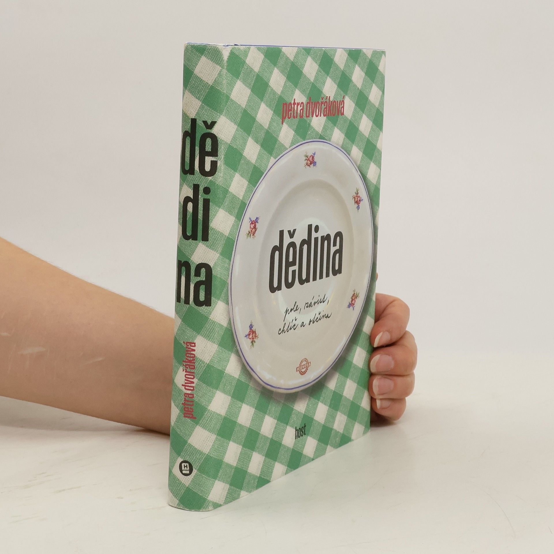 Petra Dvořáková Dědina: pole, závist, chtíč a otčina