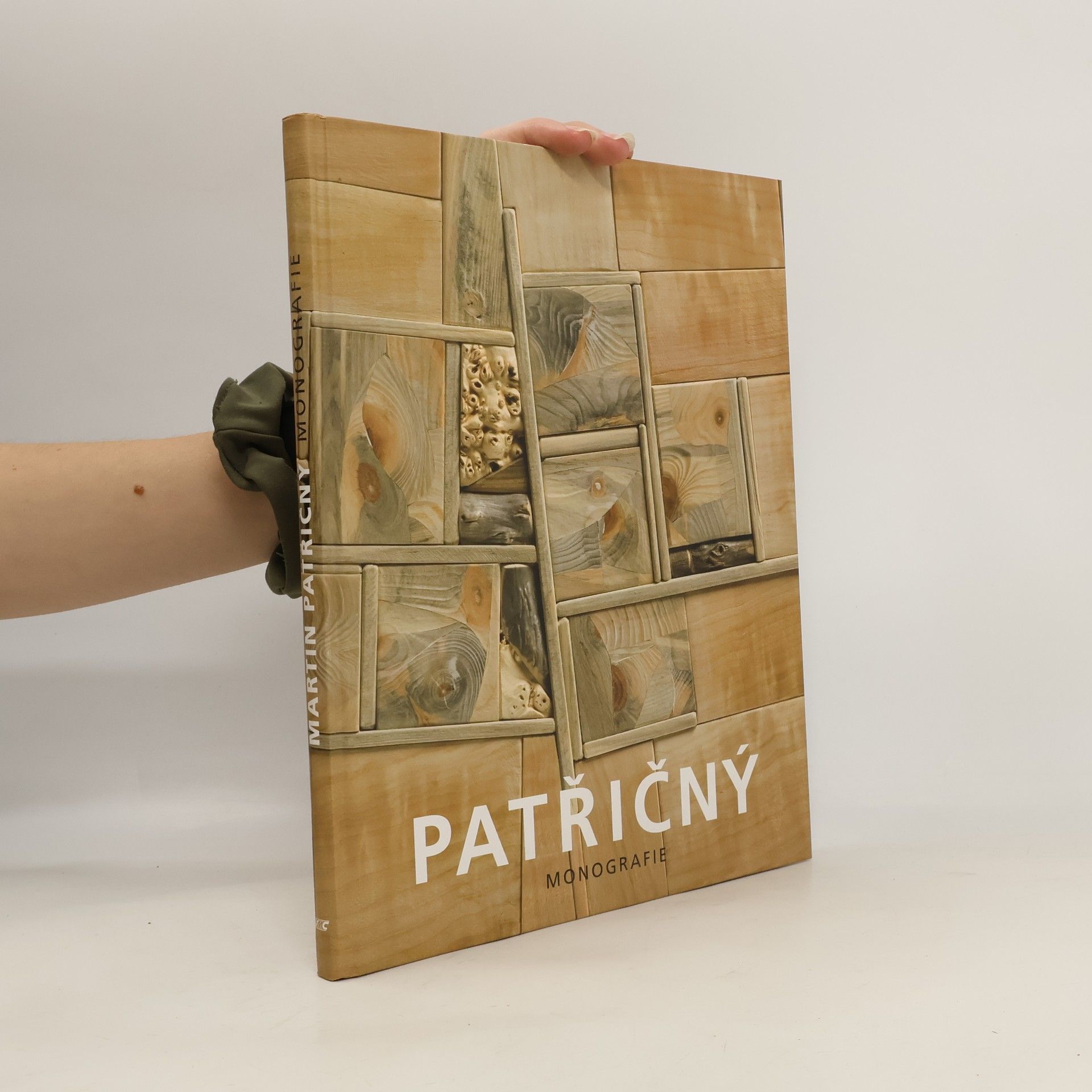 Patřičný. Monografie