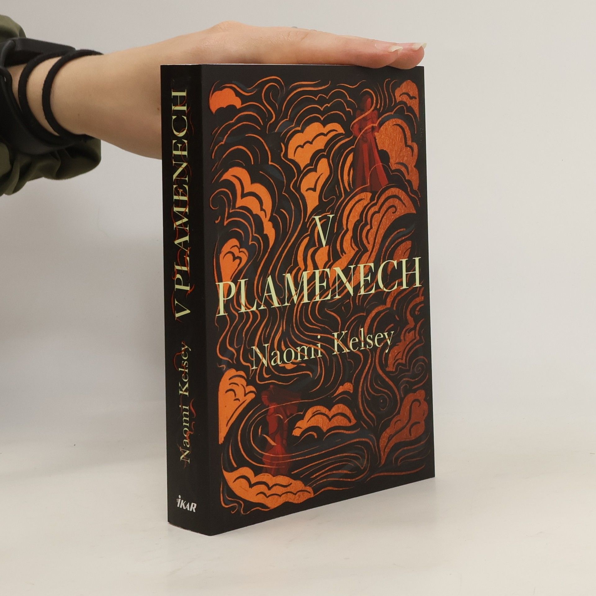 Naomi Kelsey V plamenech