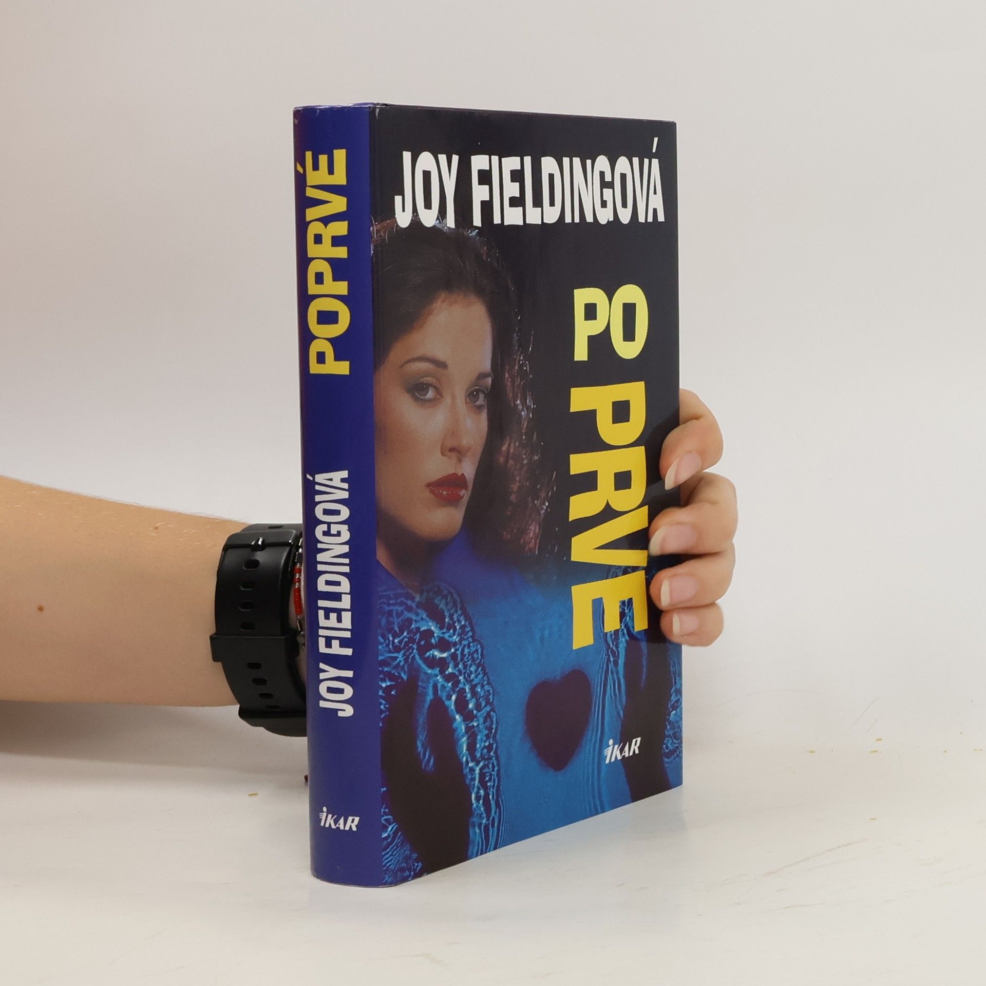 Joy Fielding Poprvé