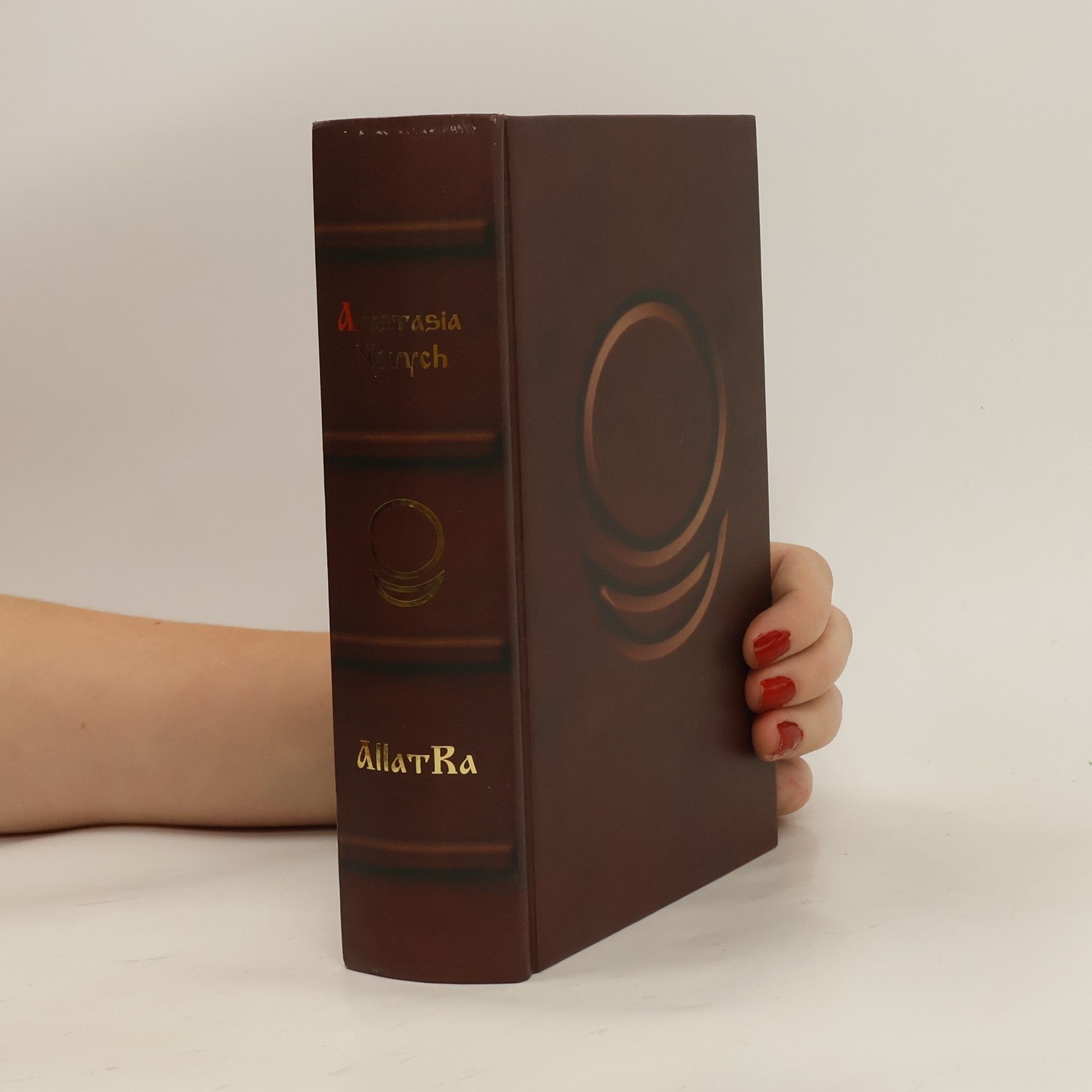 Anastasia Novych AllatRa