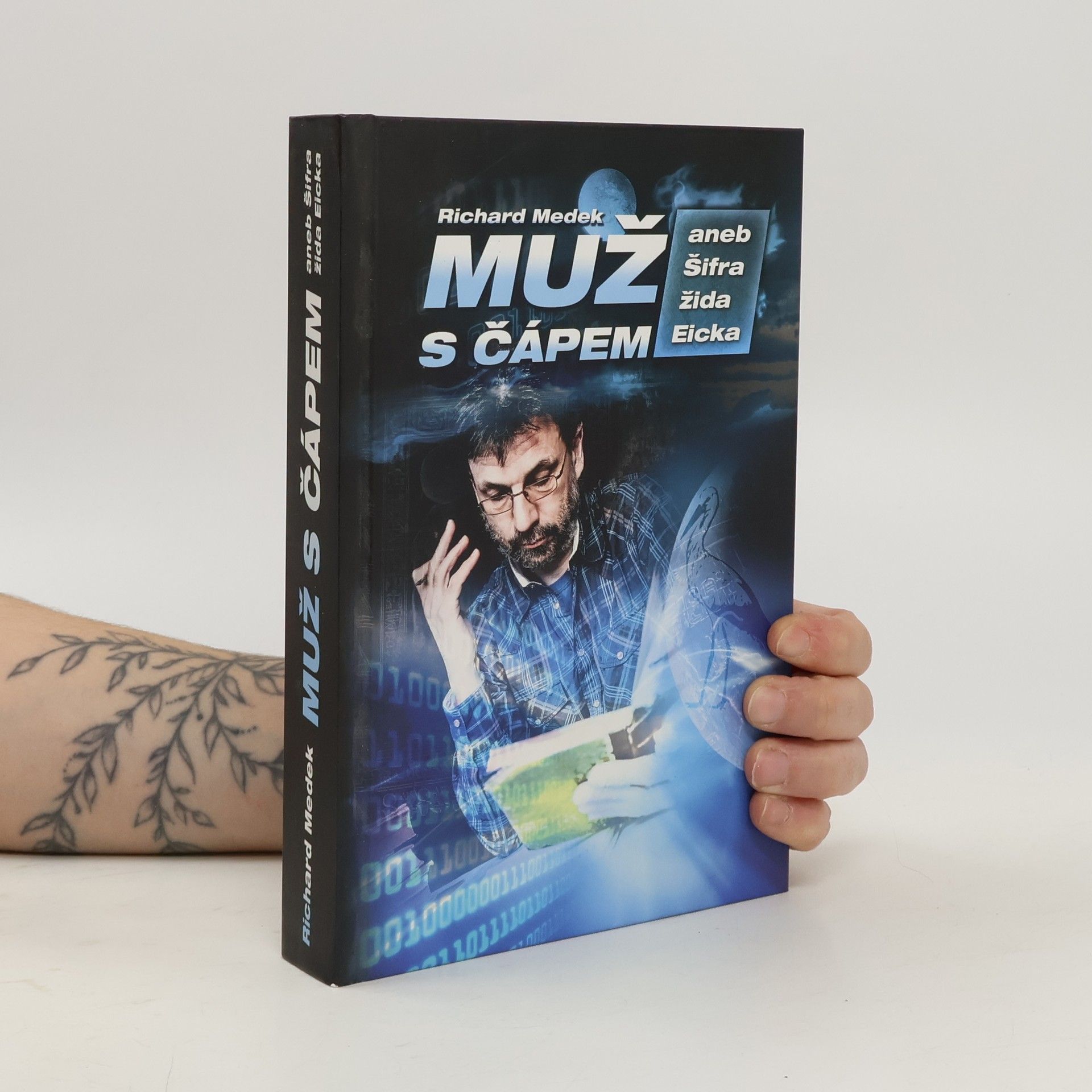 Richard Medek Muž s čápem aneb Šifra žida Eicka