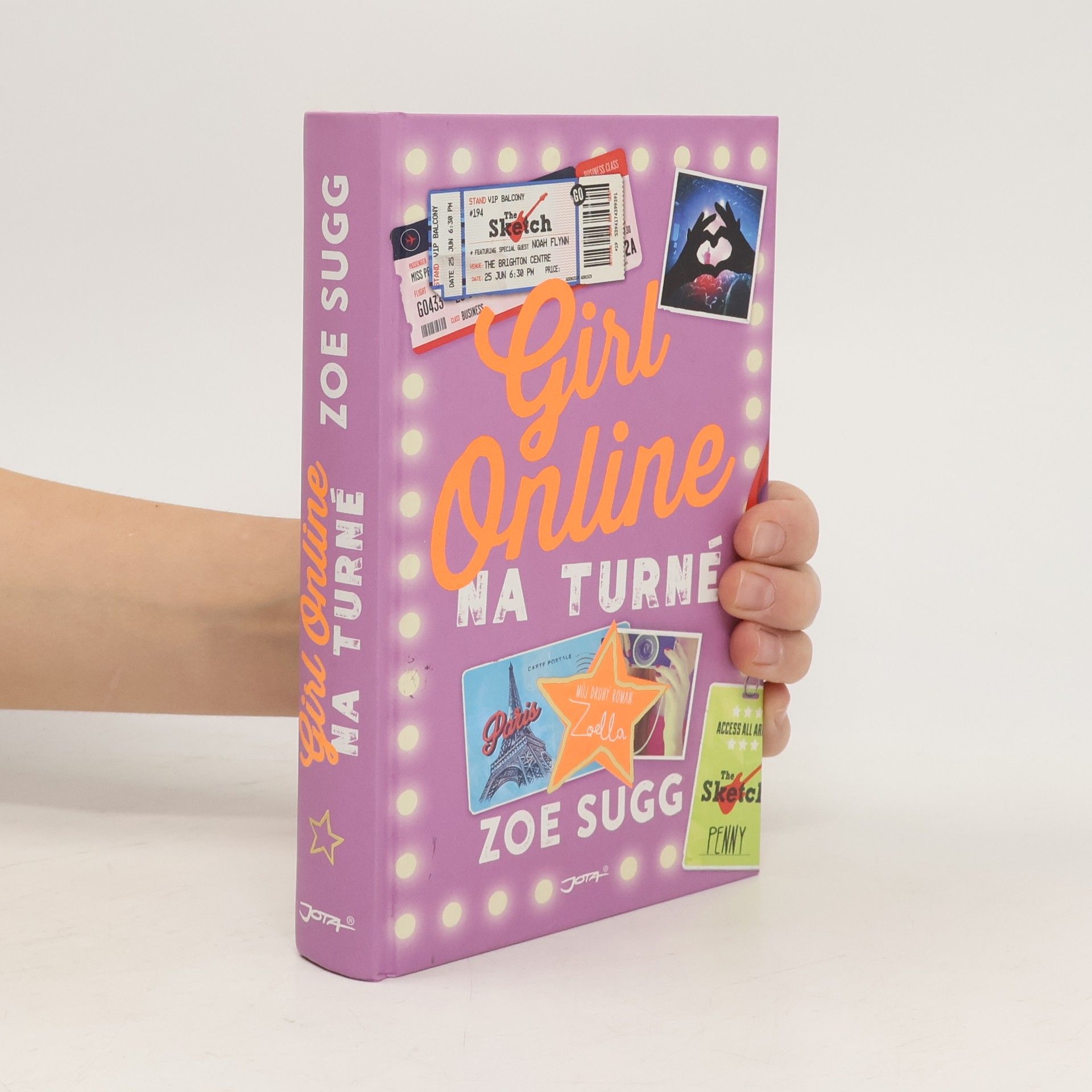 Zoe Sugg Girl Online na turné
