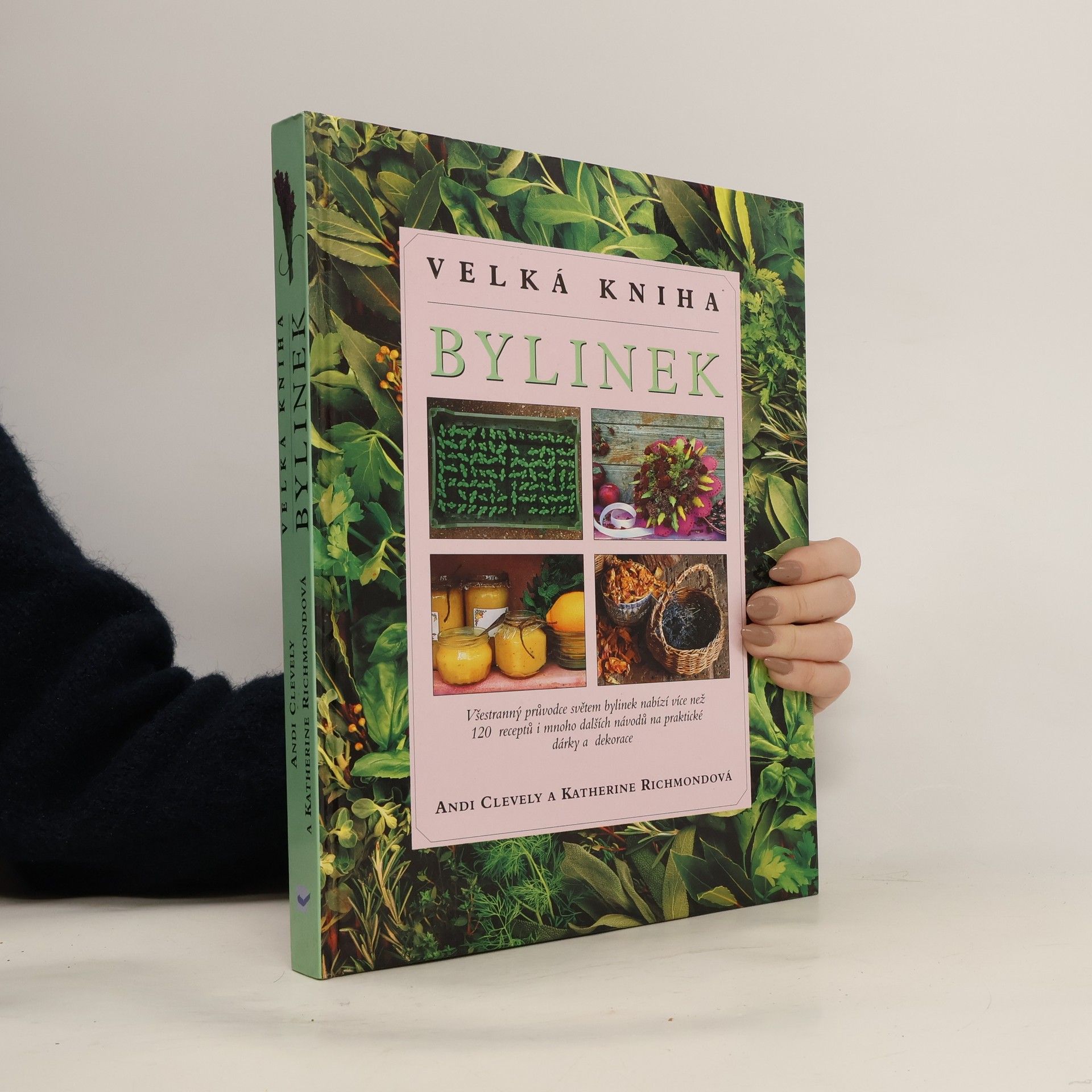 A. M. Clevely Velká kniha bylinek
