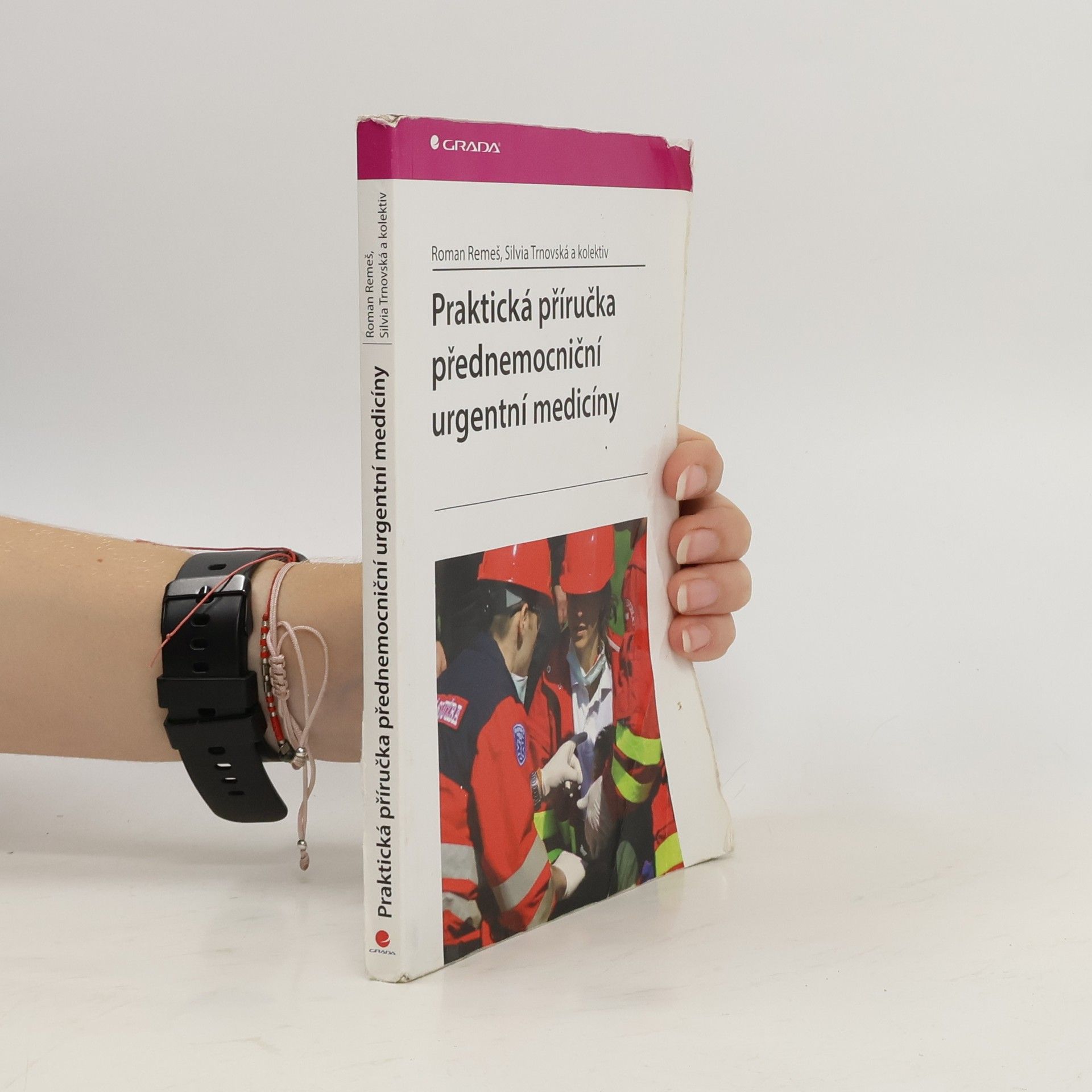 Silvia Trnovská Praktická příručka přednemocniční urgentní medicíny