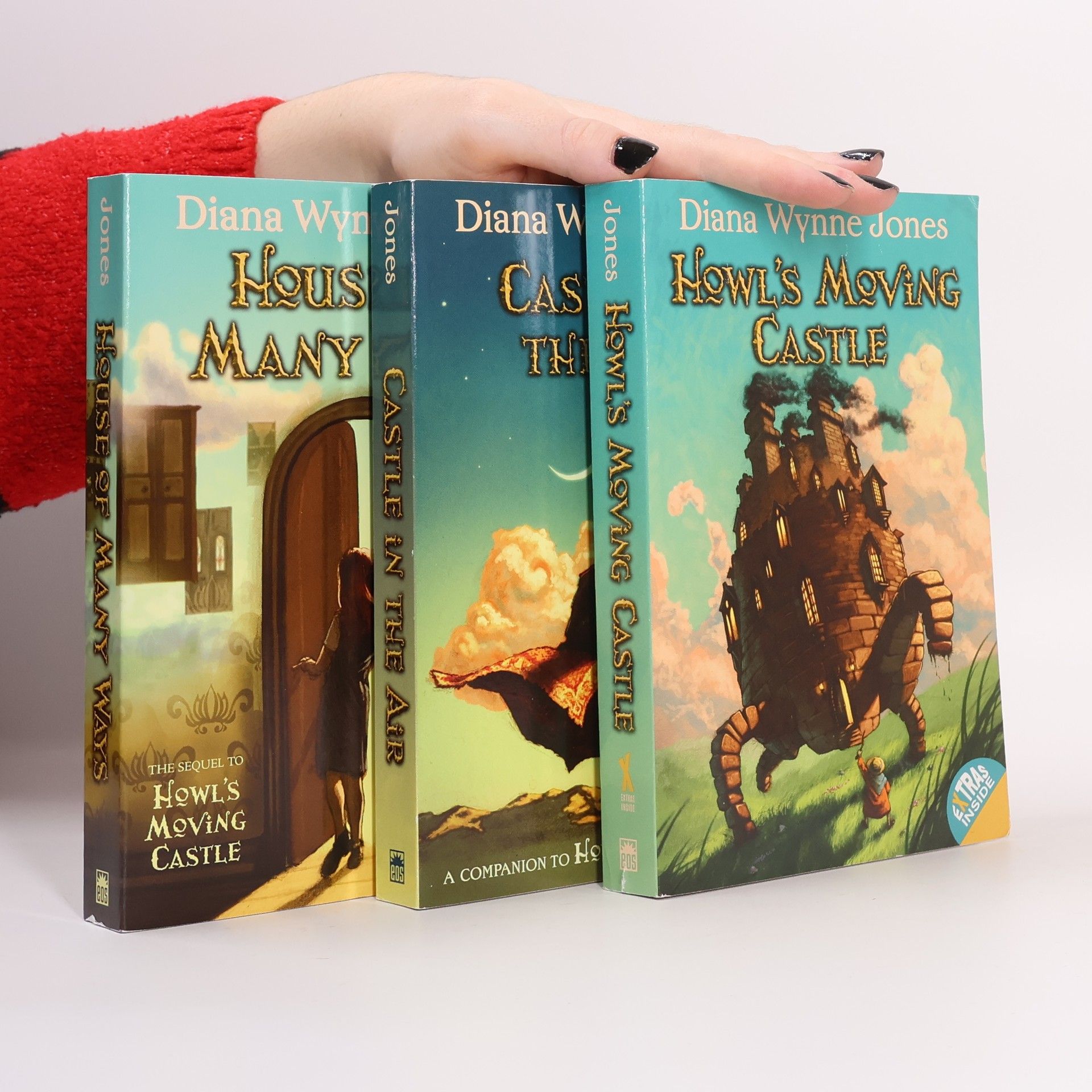 Diana Wynne Jones Howl's Moving Castle. House of Many Ways. Castle in the Air