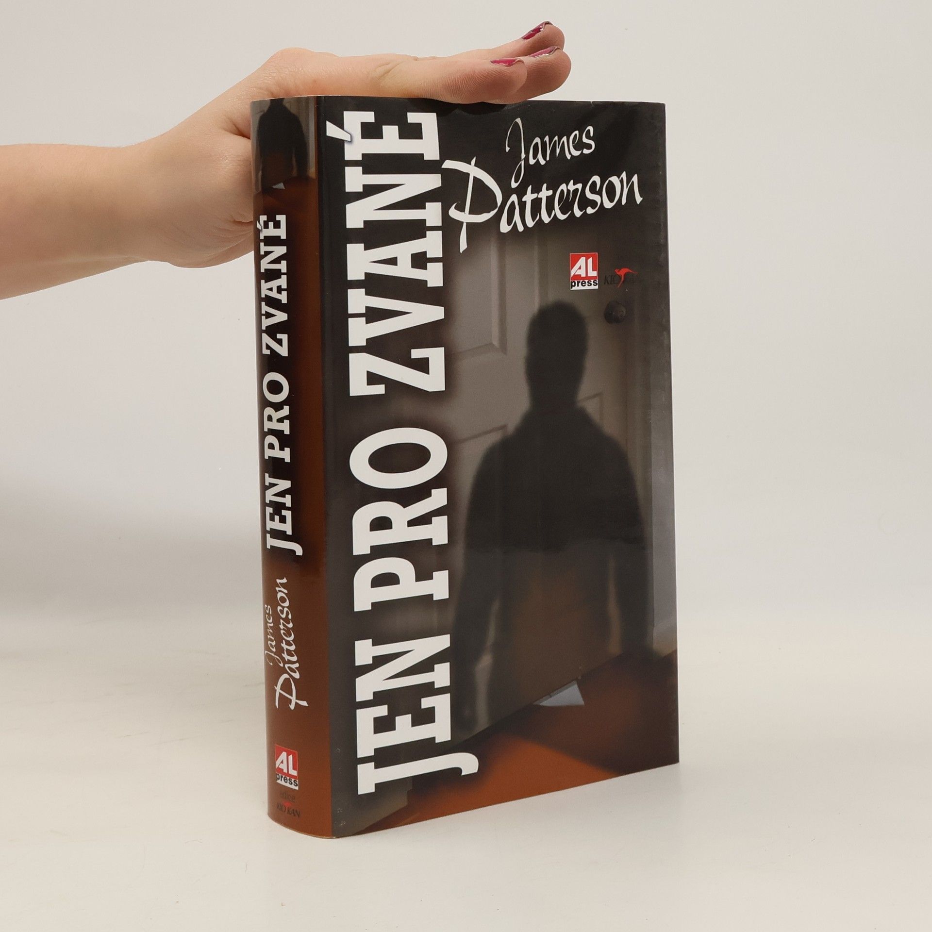 James Patterson Jen pro zvané