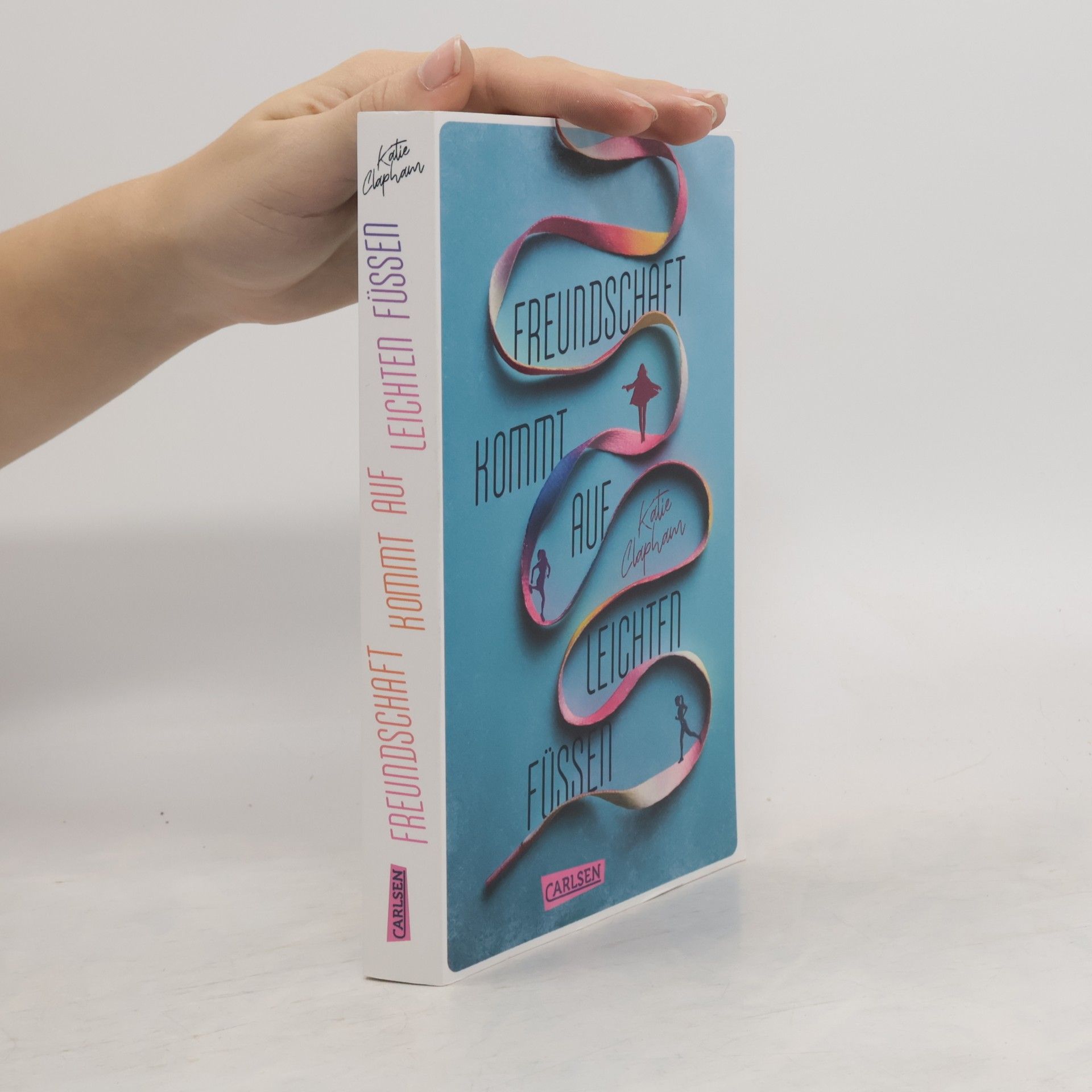 Katie Clapham Freundschaft kommt auf leichten Füßen