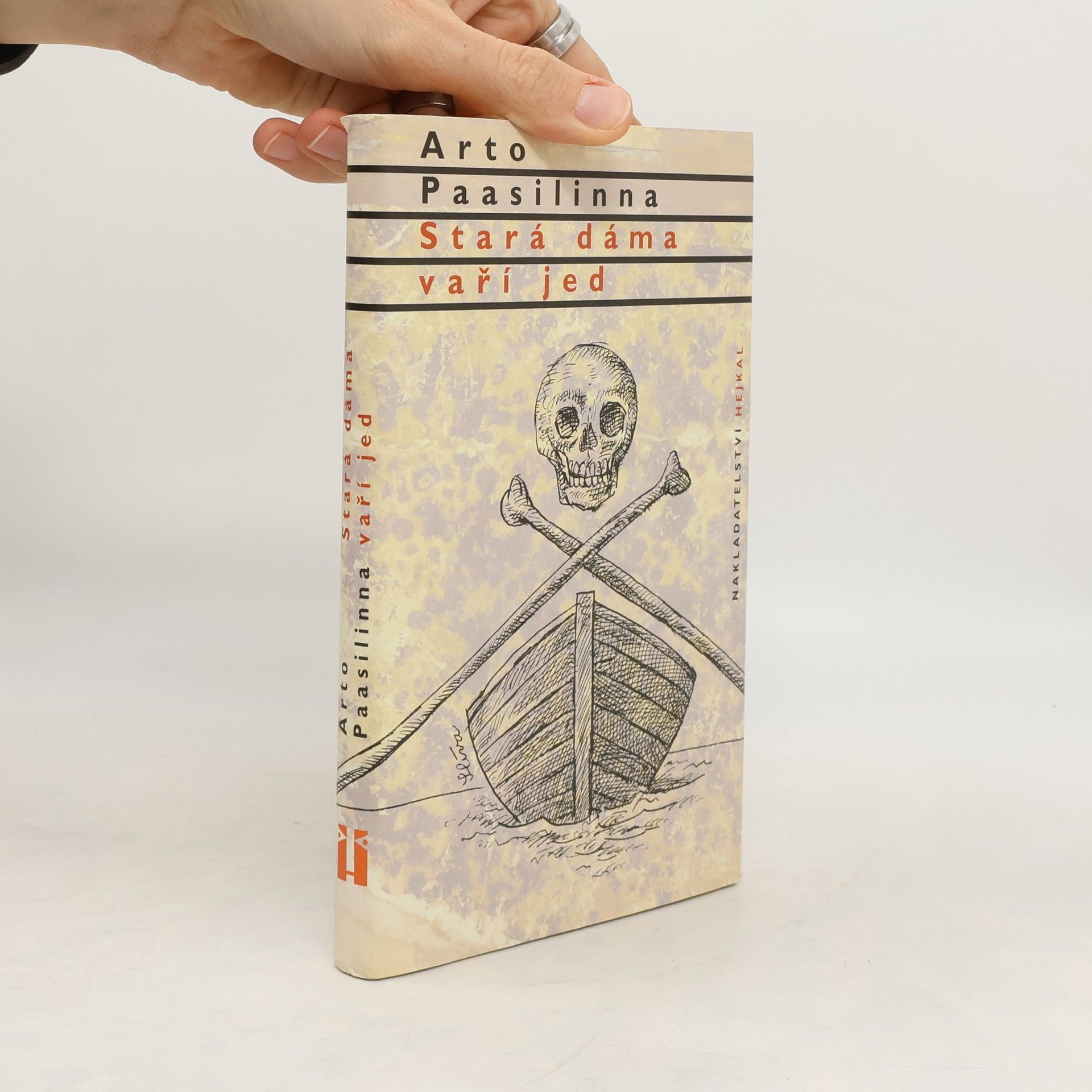 Arto Paasilinna Stará dáma vaří jed