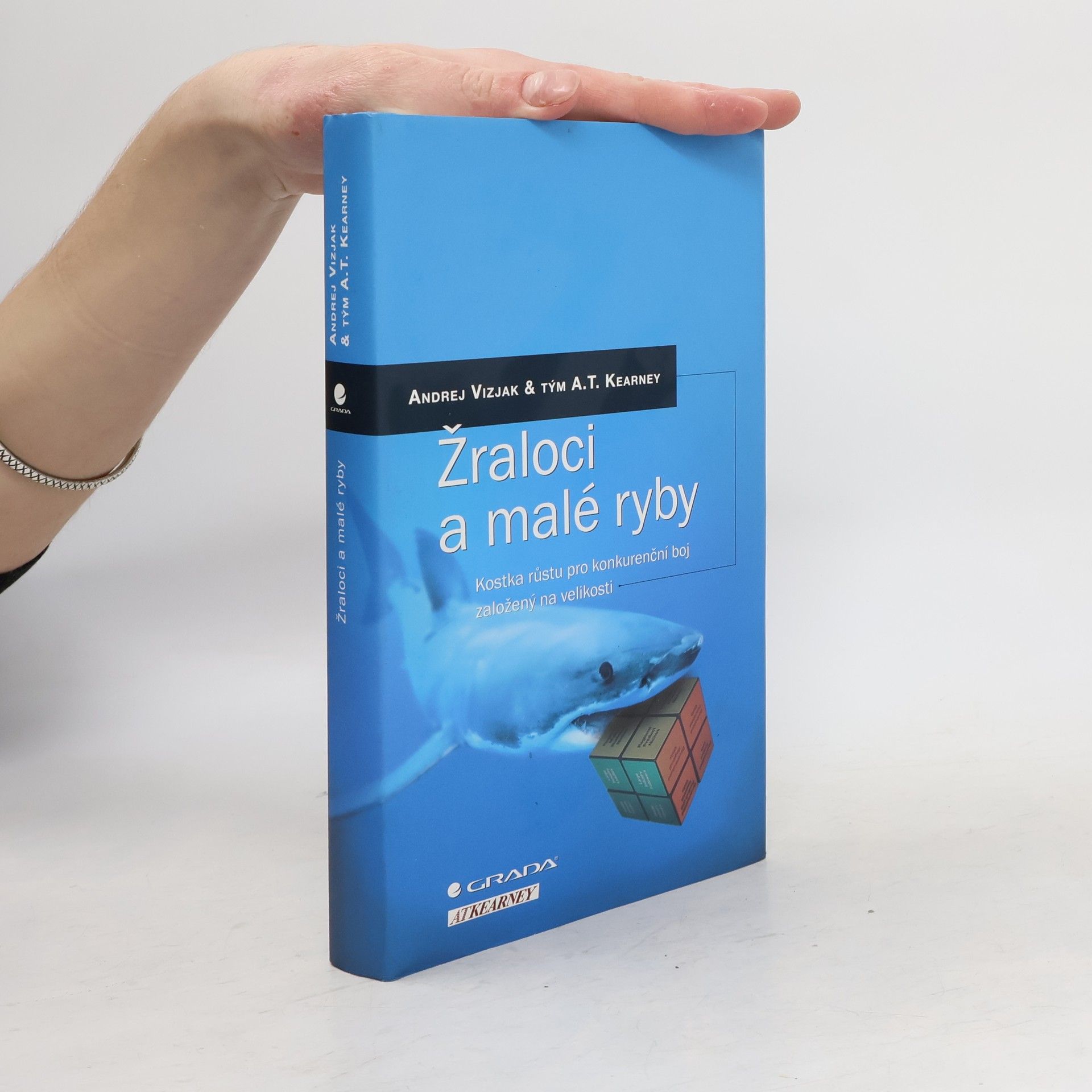 Žraloci a malé ryby