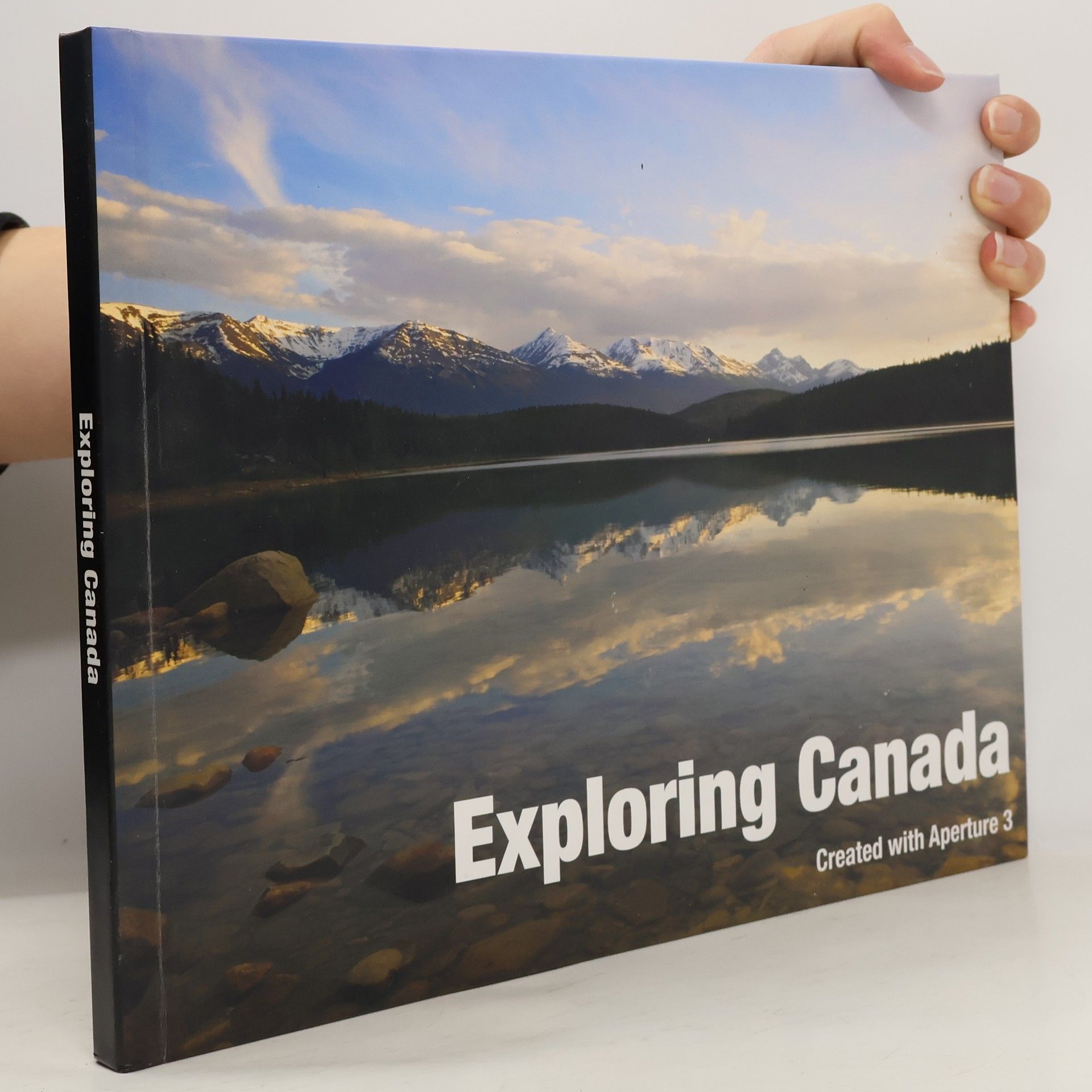 Collectif d'auteurs Exploring Canada