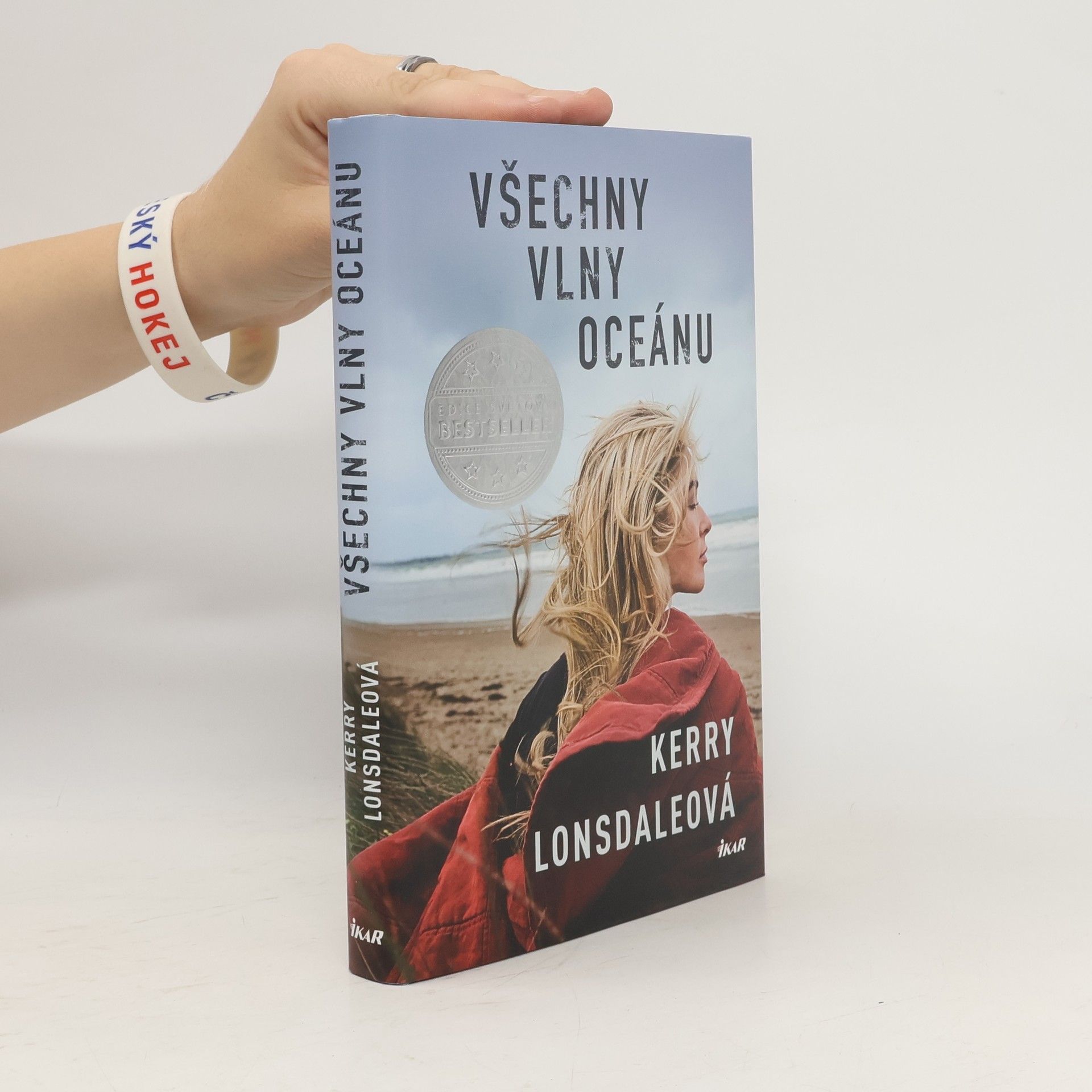 Kerry Lonsdale Všechny vlny oceánu