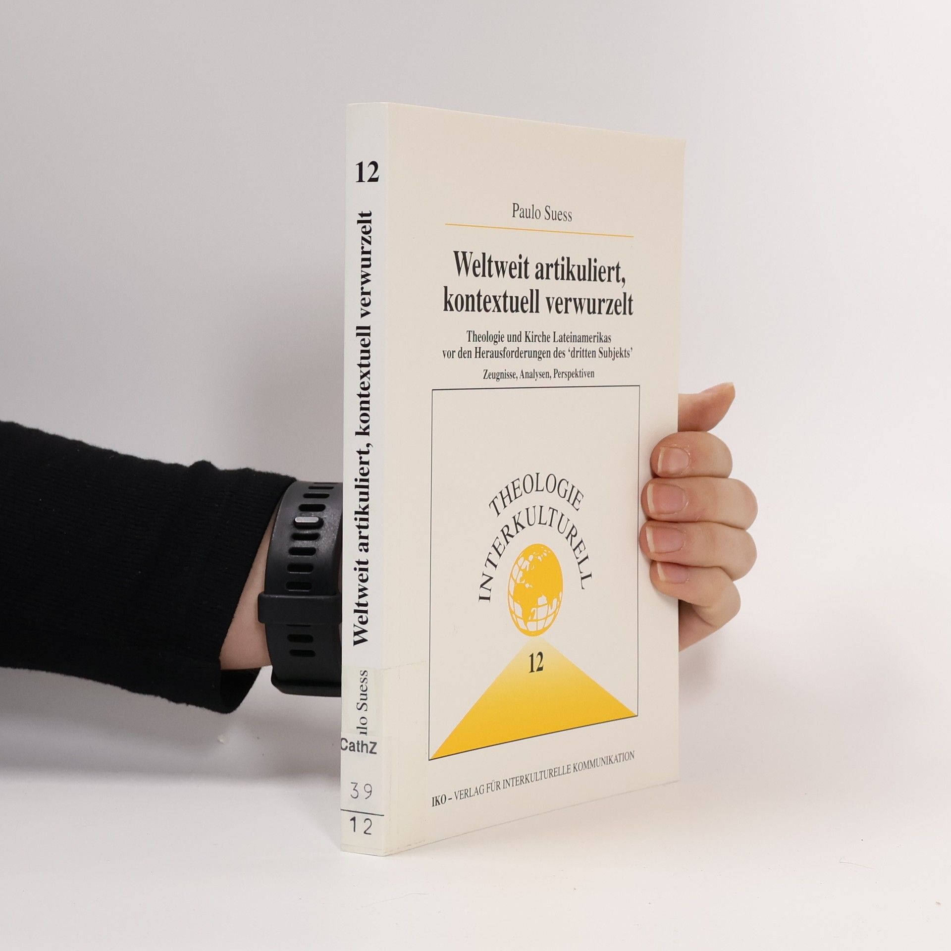 Weltweit artikuliert, kontextuell verwurzelt