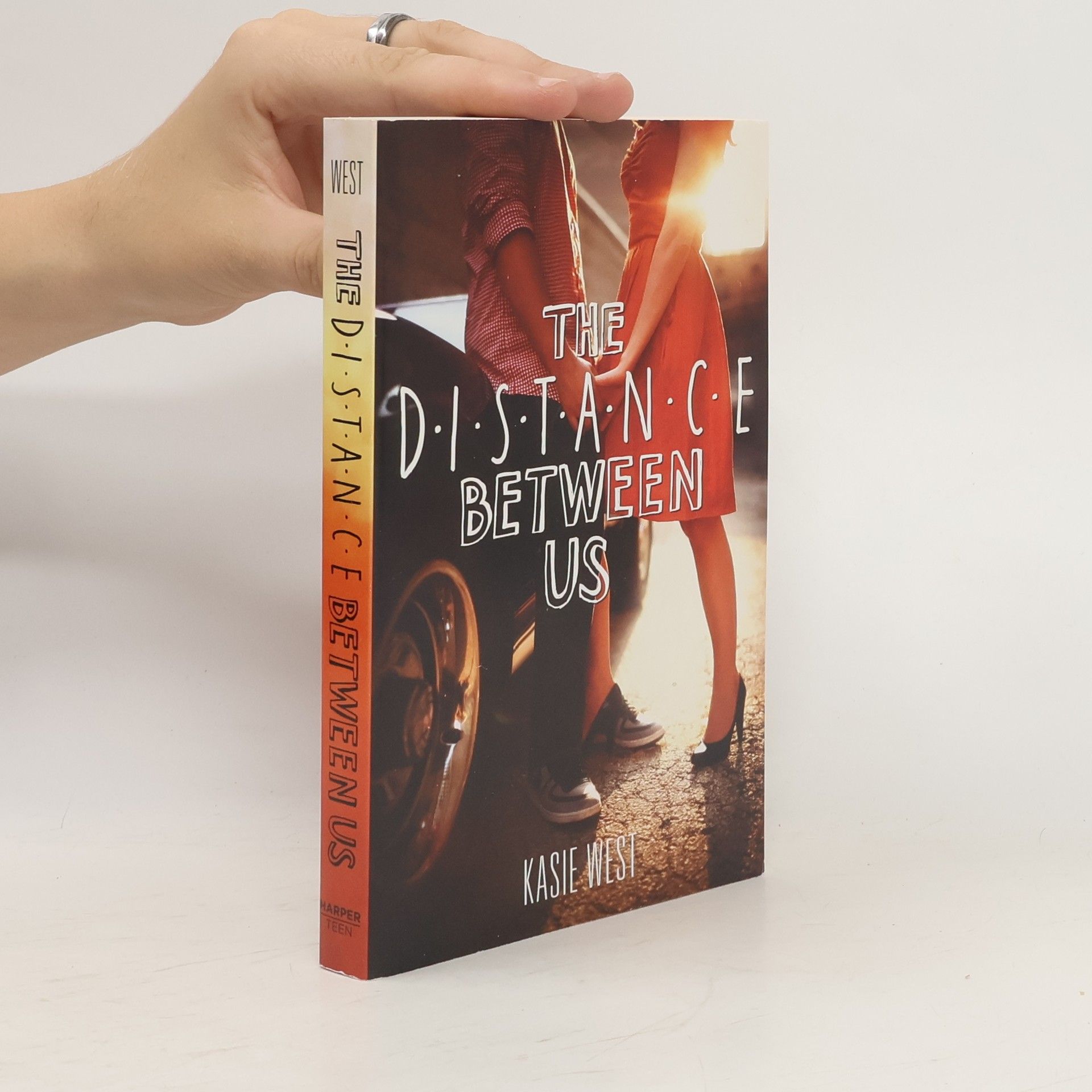 Kasie West The Distance Between Us