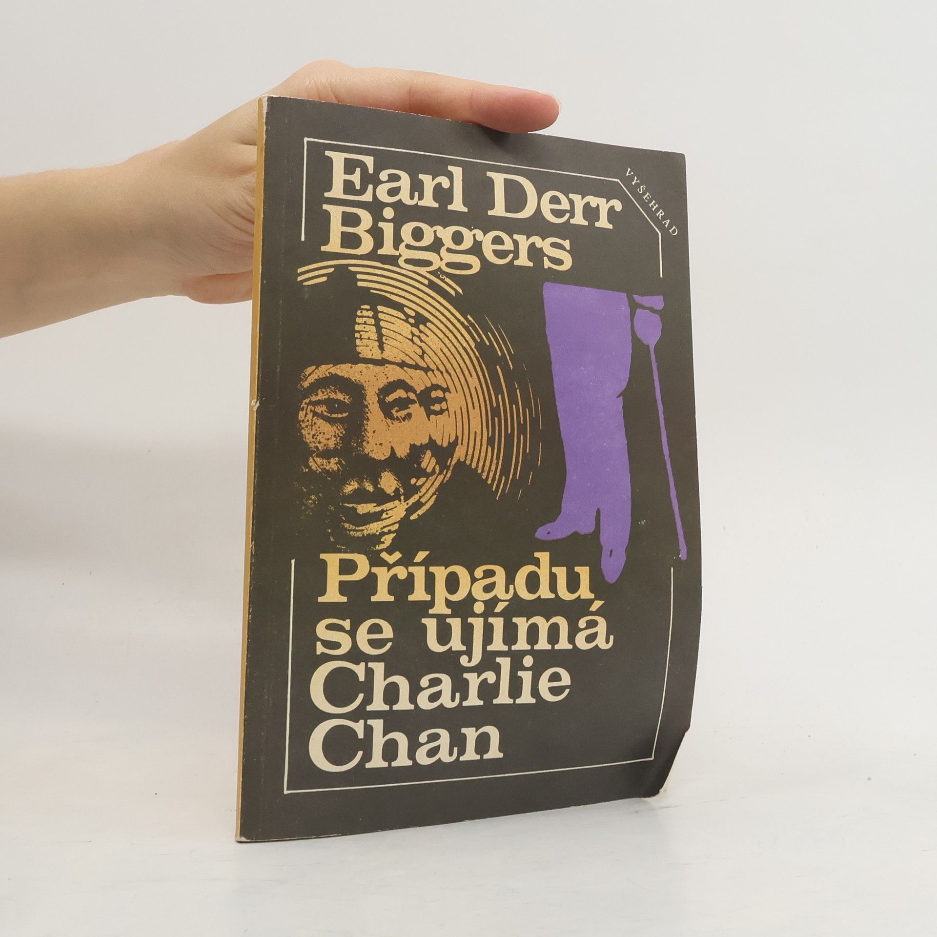 Earl Derr Biggers Případu se ujímá Charlie Chan