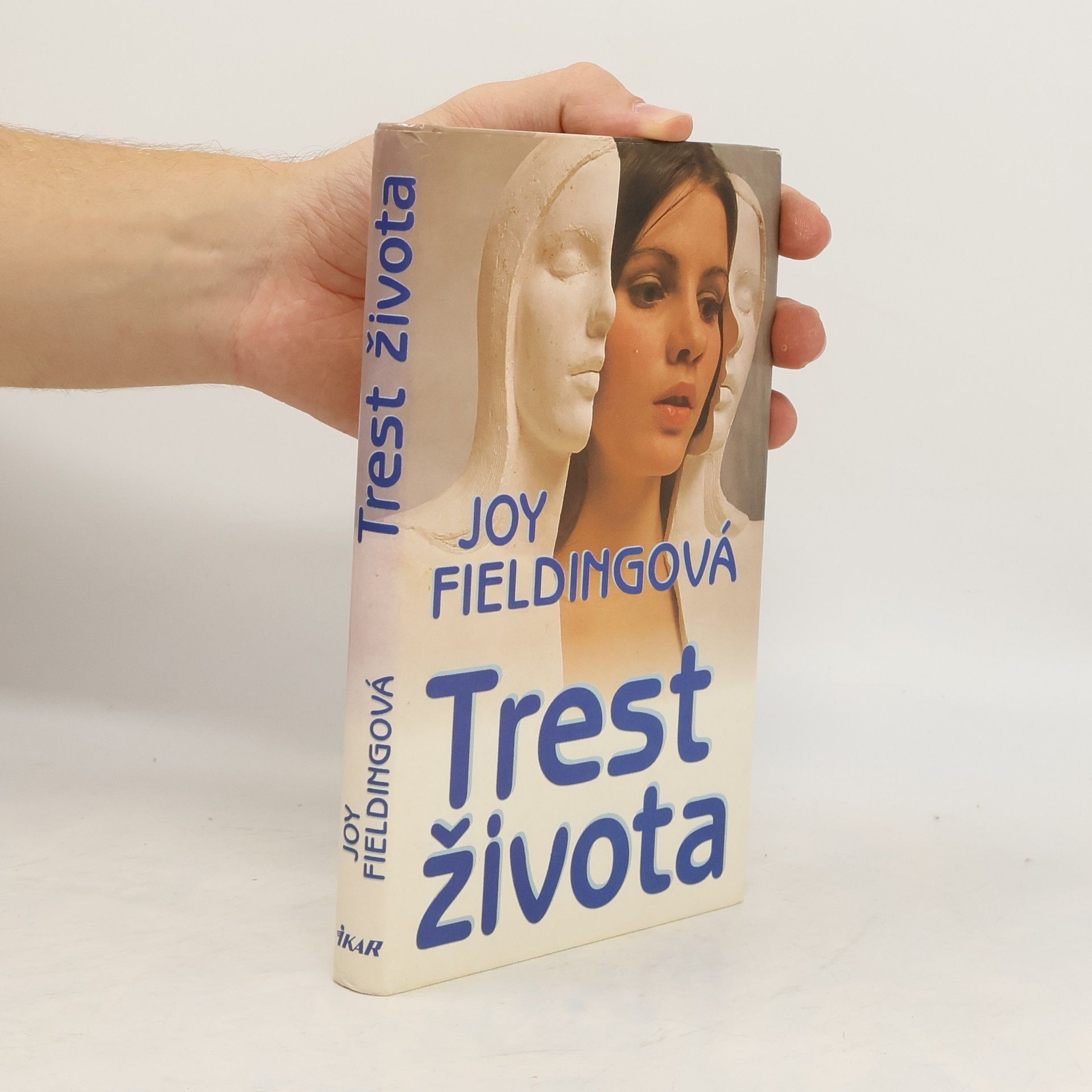 Joy Fielding Trest života