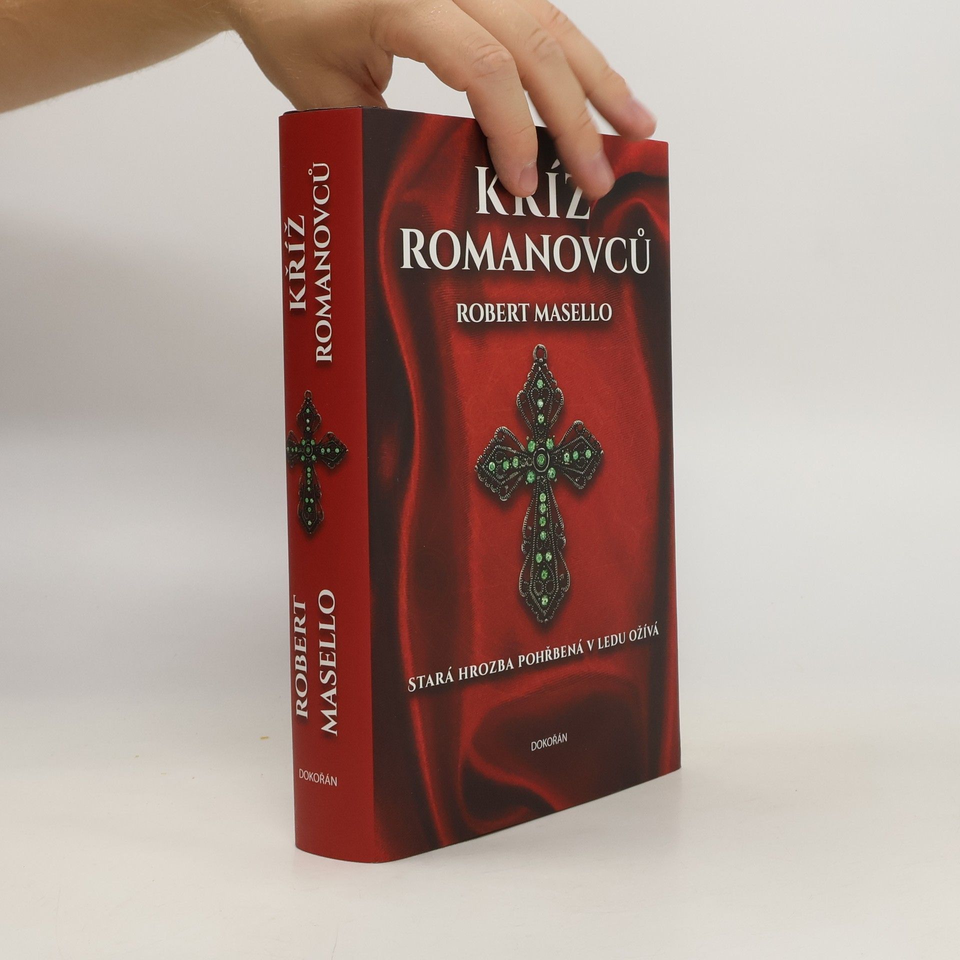 Robert Masello Kříž Romanovců