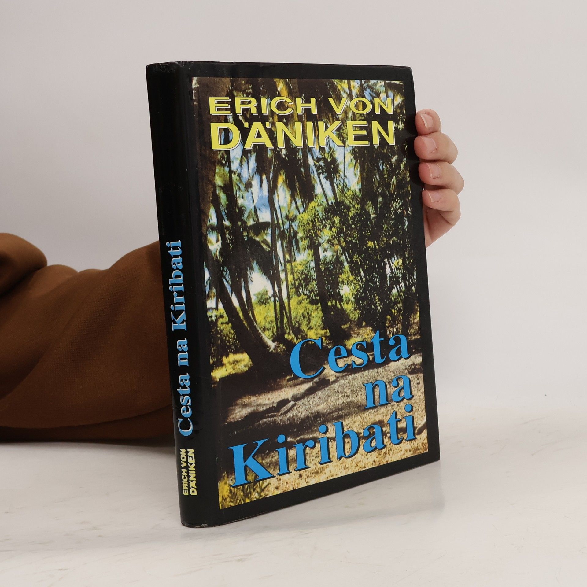 Erich von Däniken Cesta na Kiribati