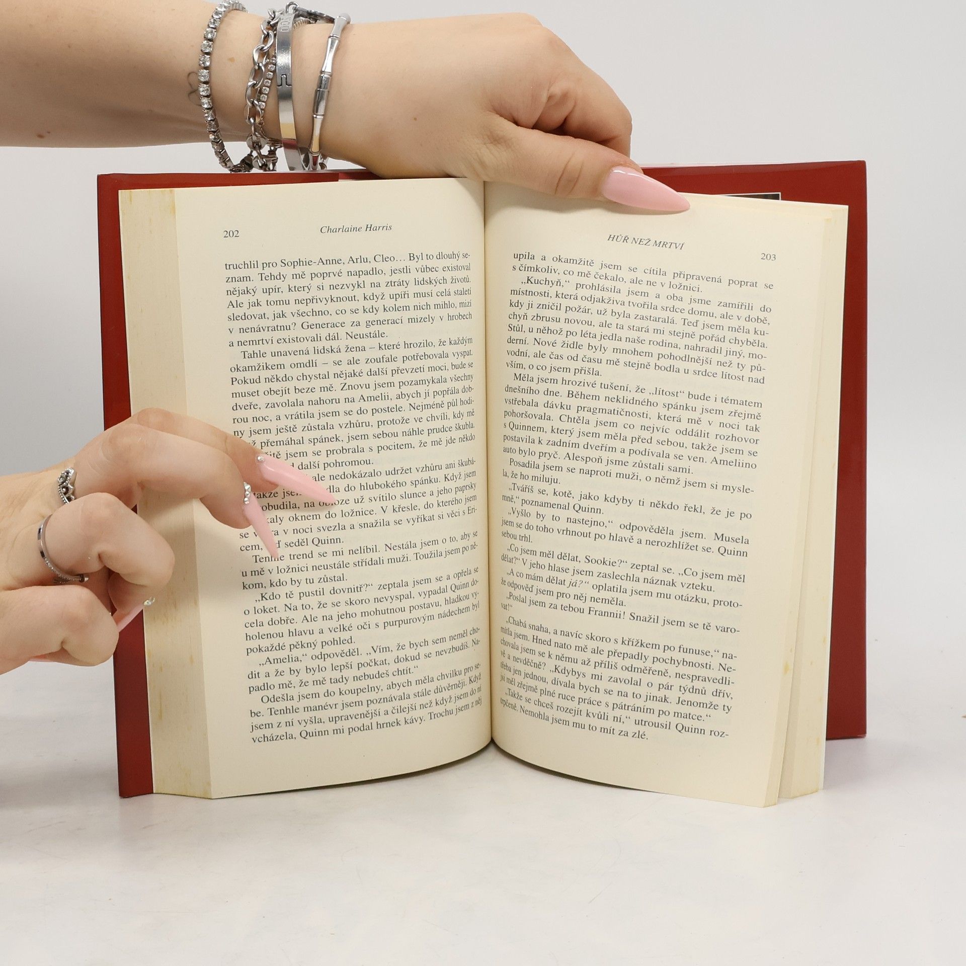Charlaine Harris Schulz Hůř než mrtví