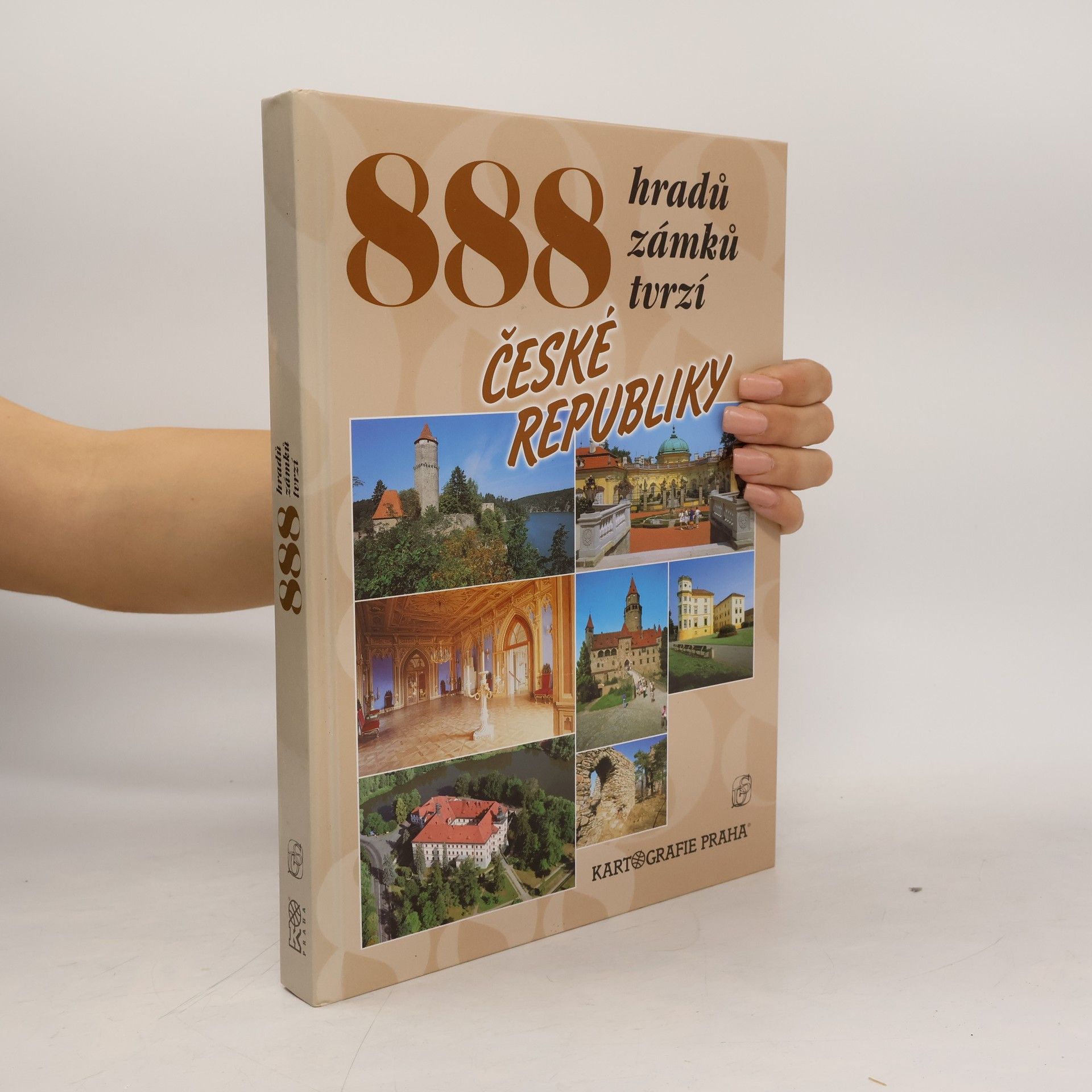 P. David 888 hradů, zámků, tvrzí České republiky