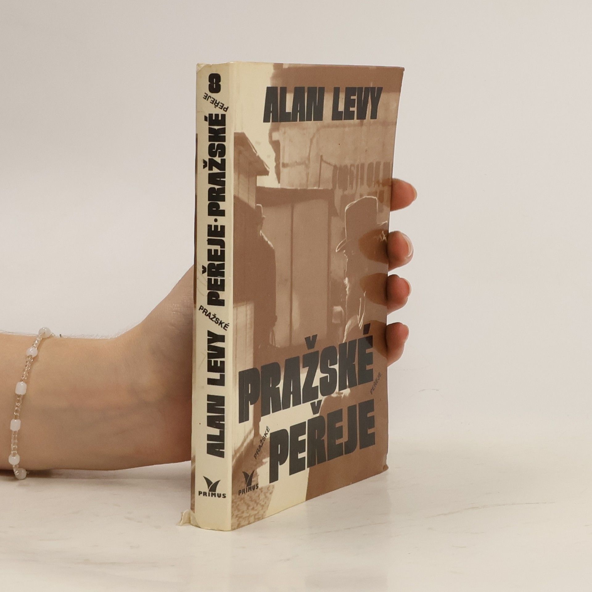 Alan Levy Pražské peřeje