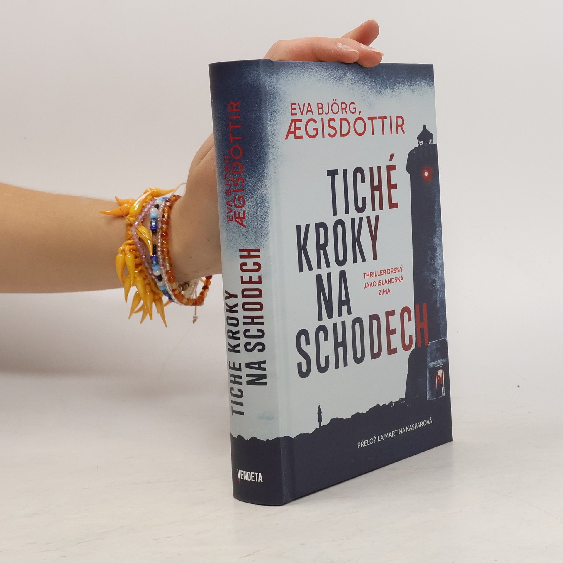 Tiché kroky na schodech