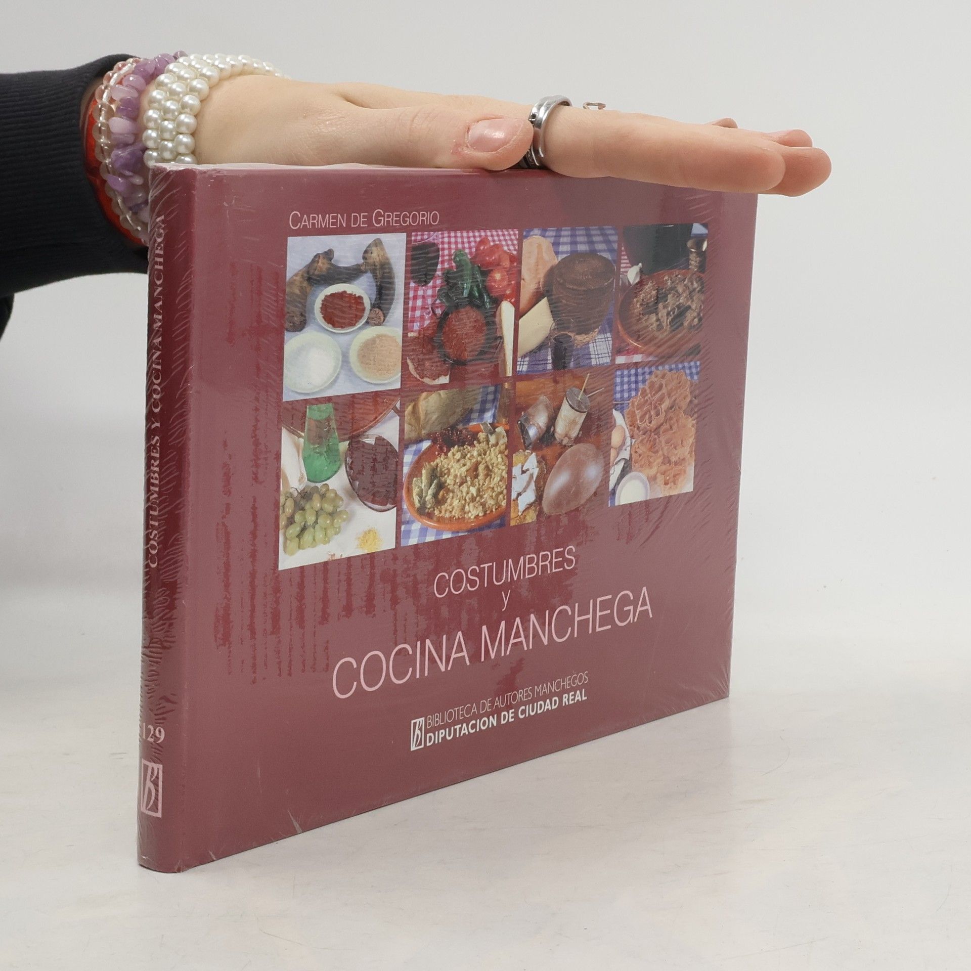 Carmen Gregorio  Costumbres y cocina manchega