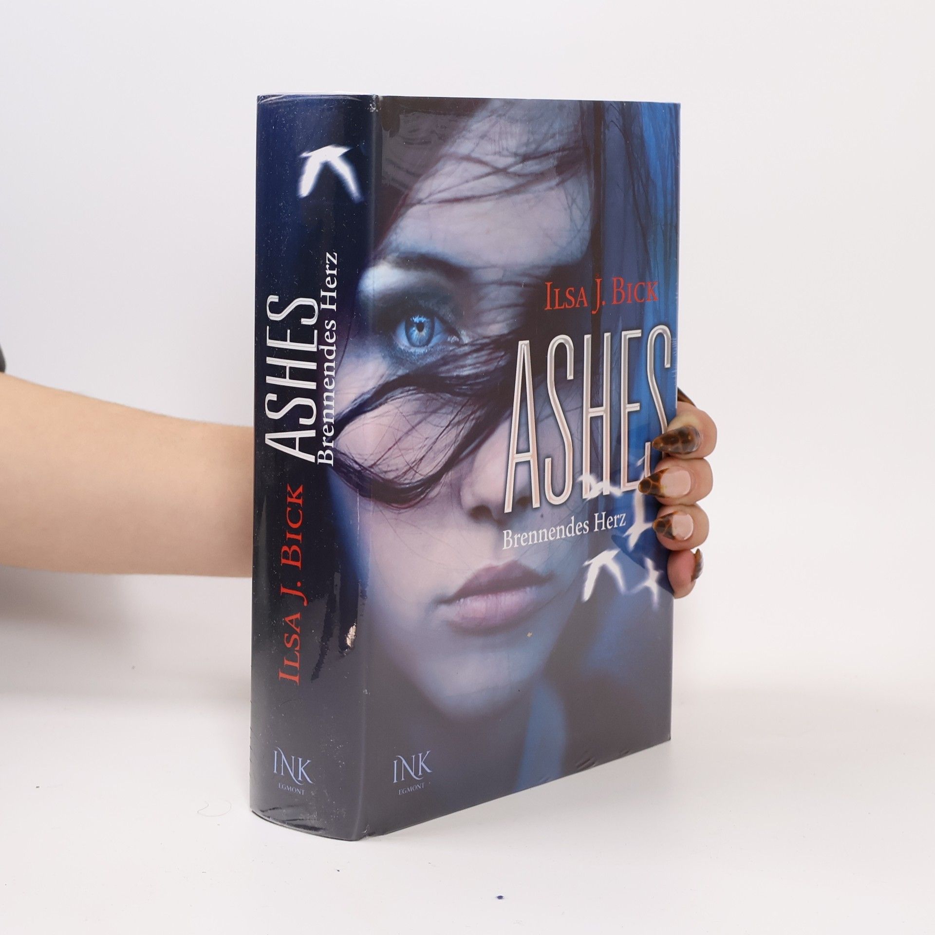 Ashes. Brennendes Herz