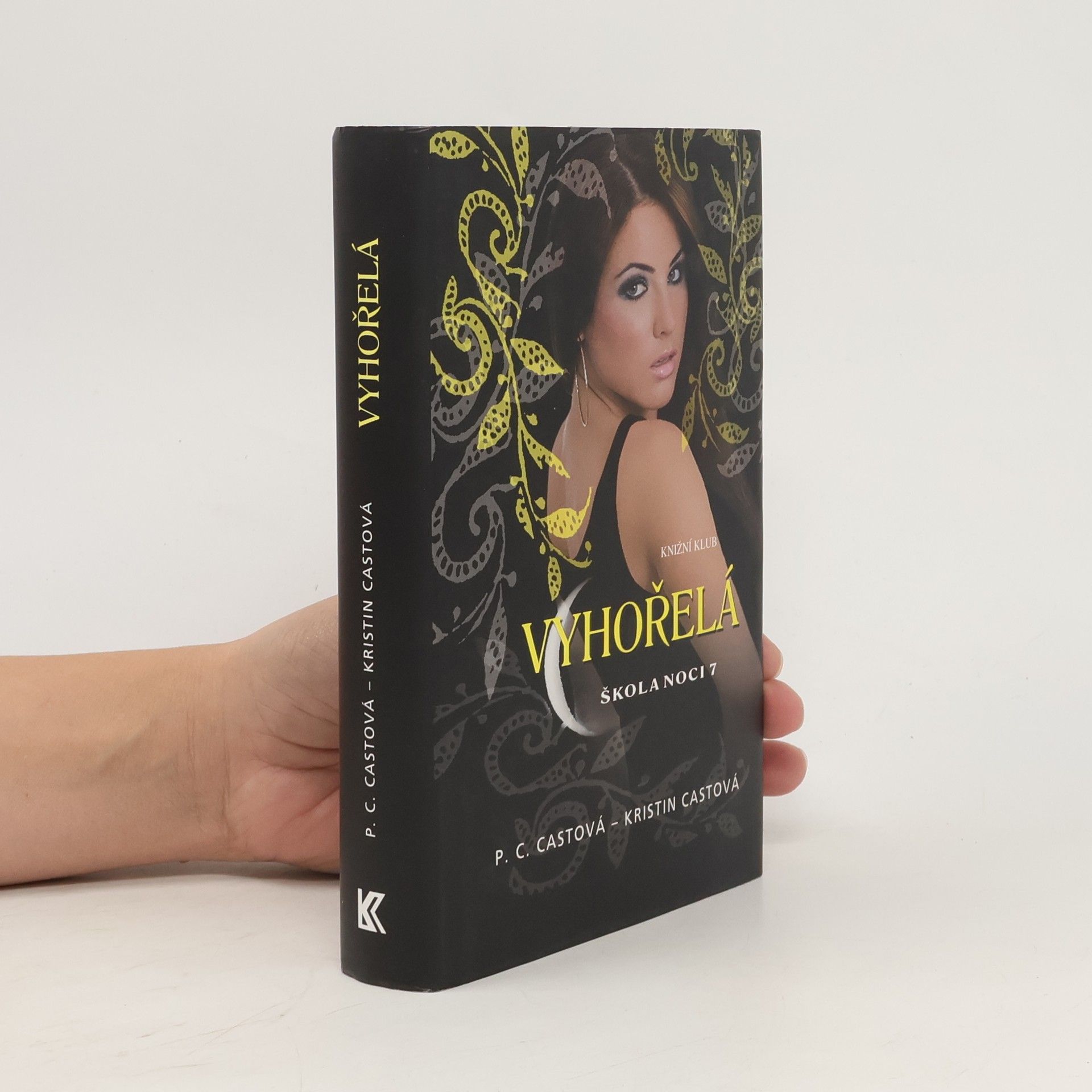 Phyllis Christine Cast Škola noci 7. Vyhořelá