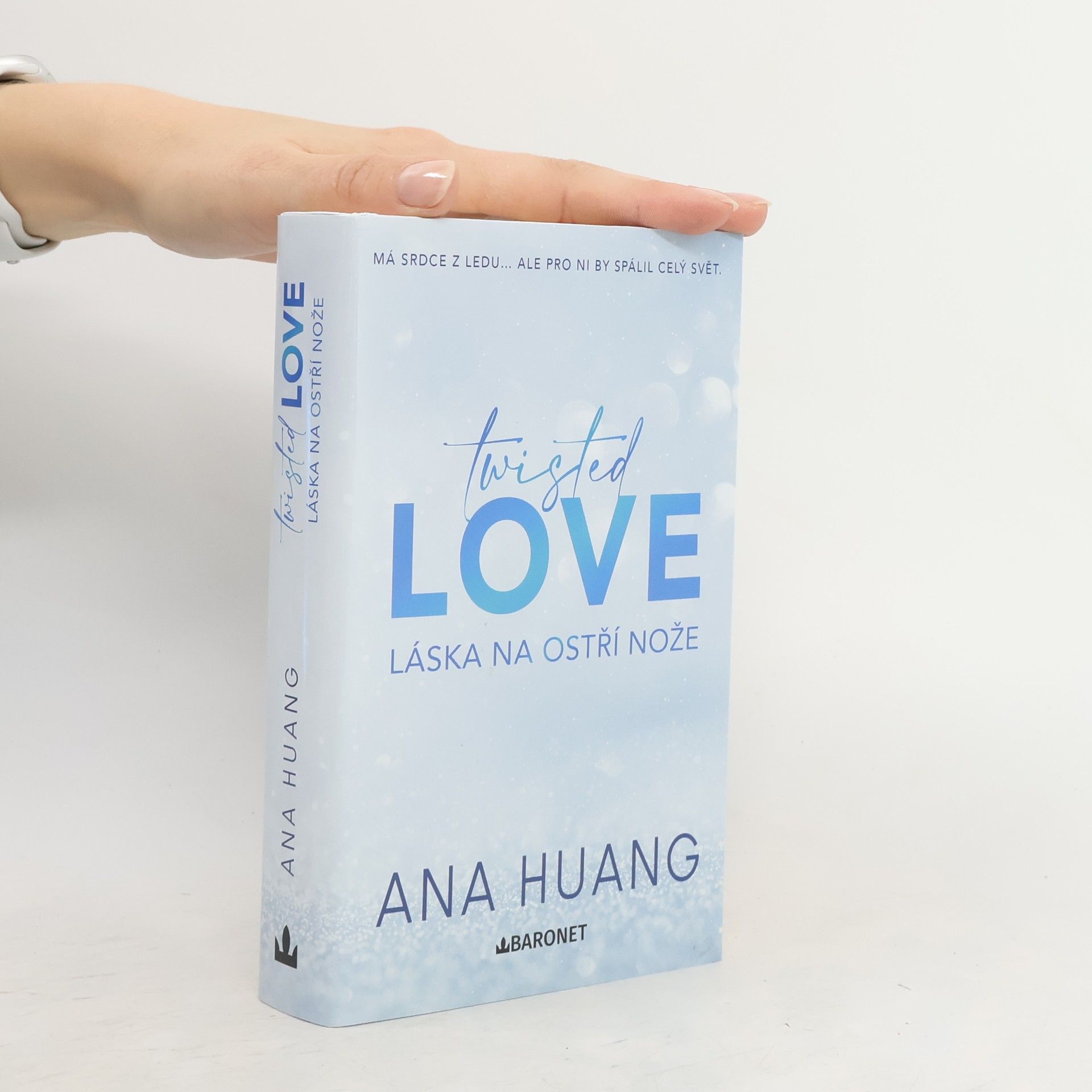 Ana Huang Twisted love. Láska na ostří nože