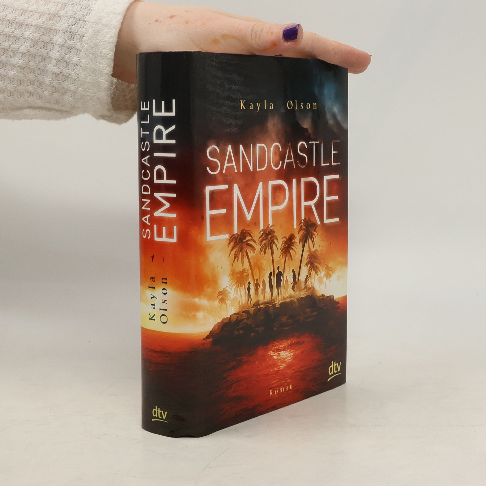 Kayla Olson Sandcastle Empire. Roman