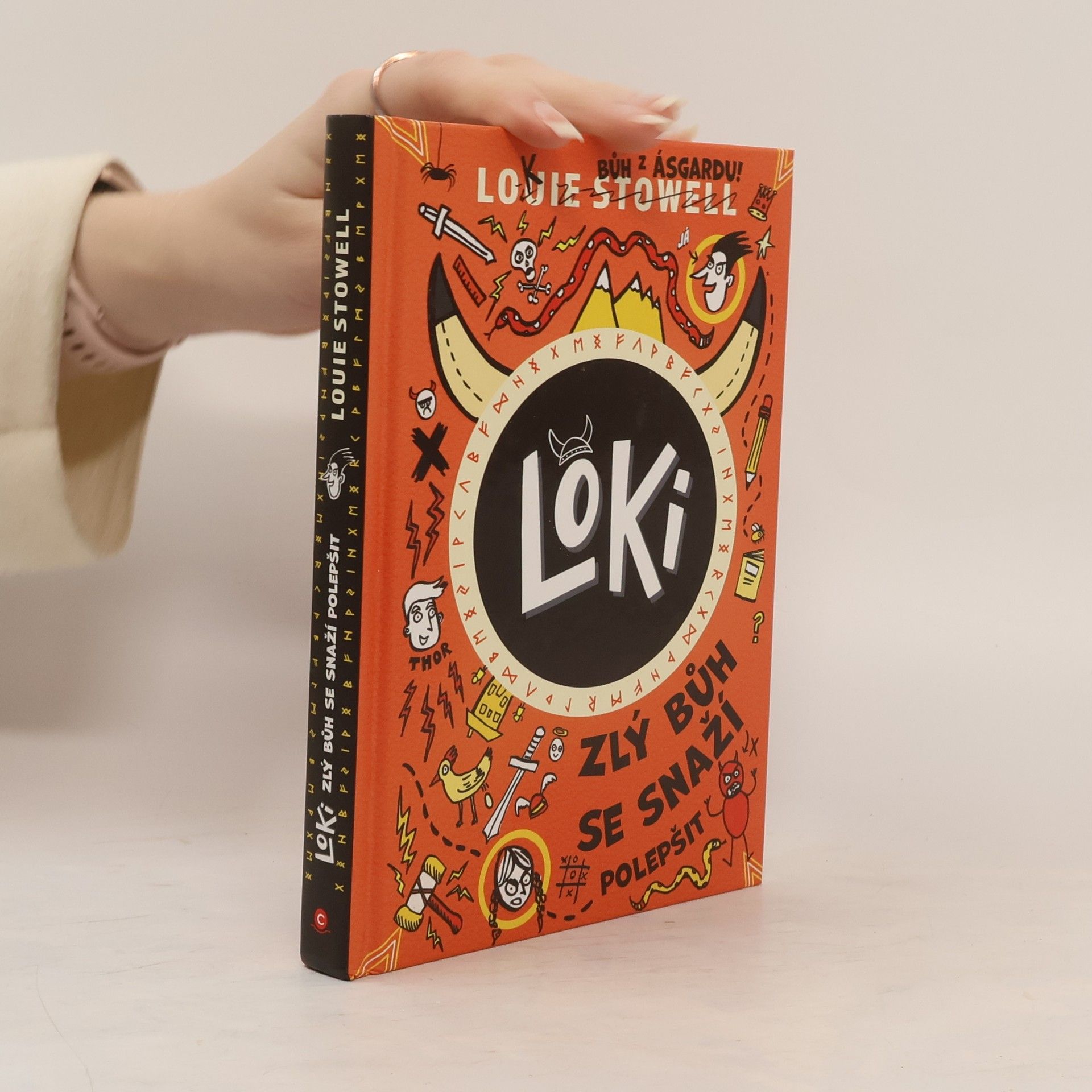 Loki. Zlý bůh se snaží polepšit