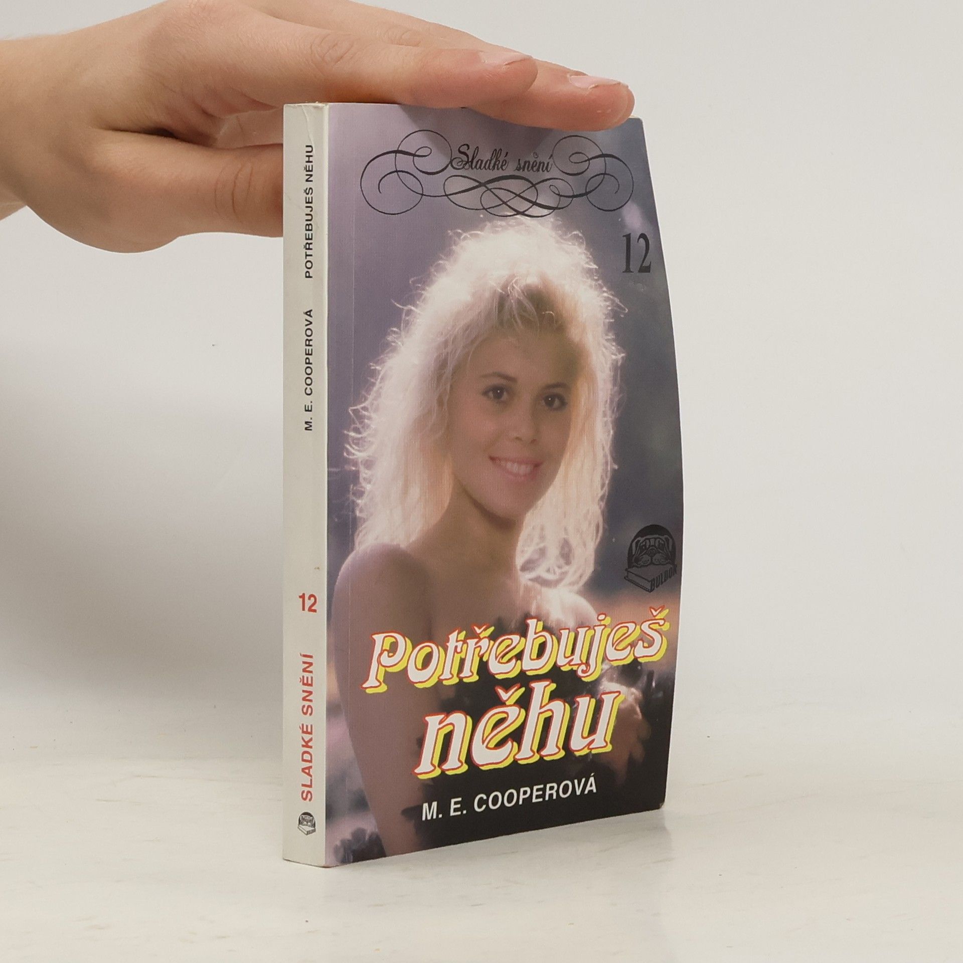 M. E. Cooper Potřebuješ něhu