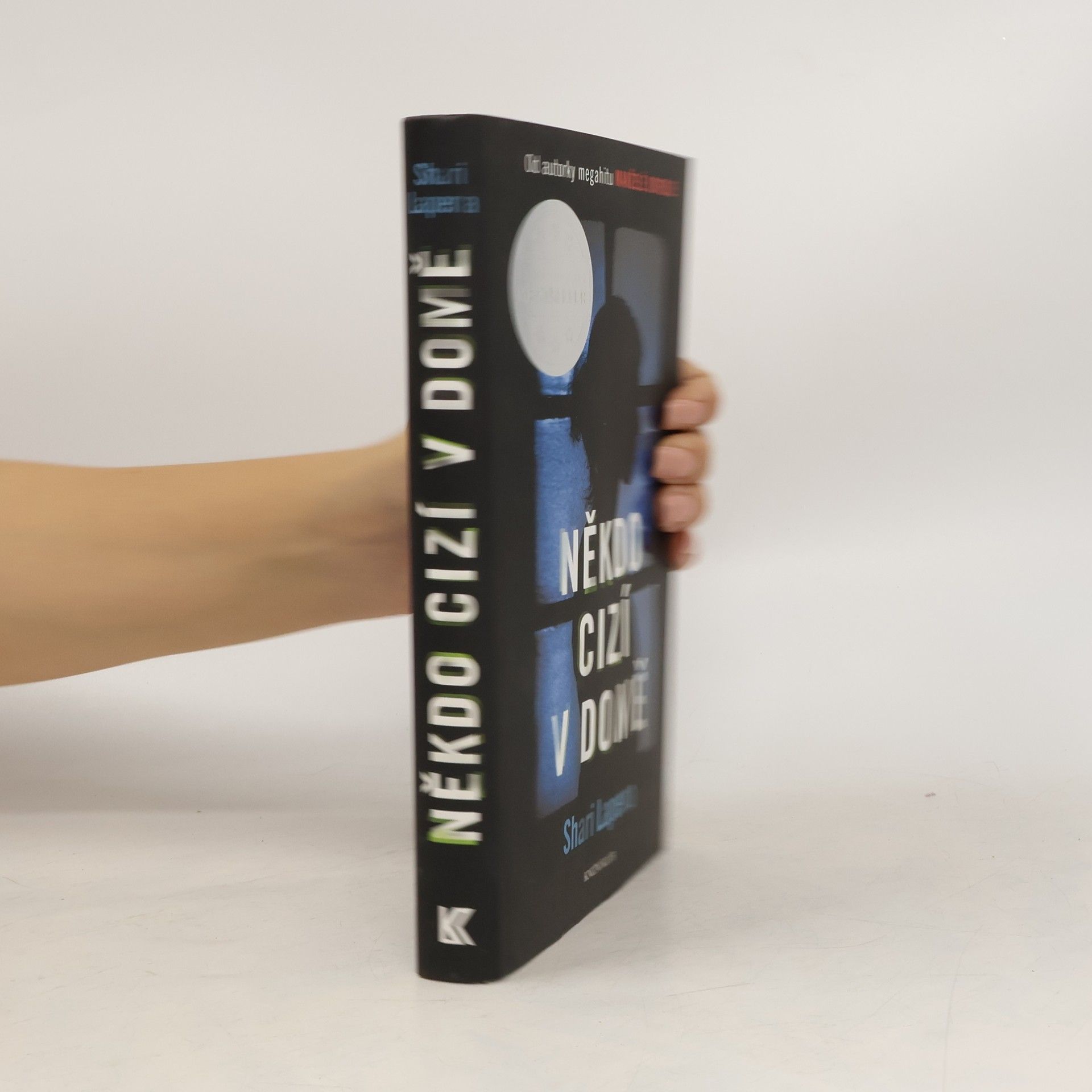 Shari Lapena Někdo cizí v domě