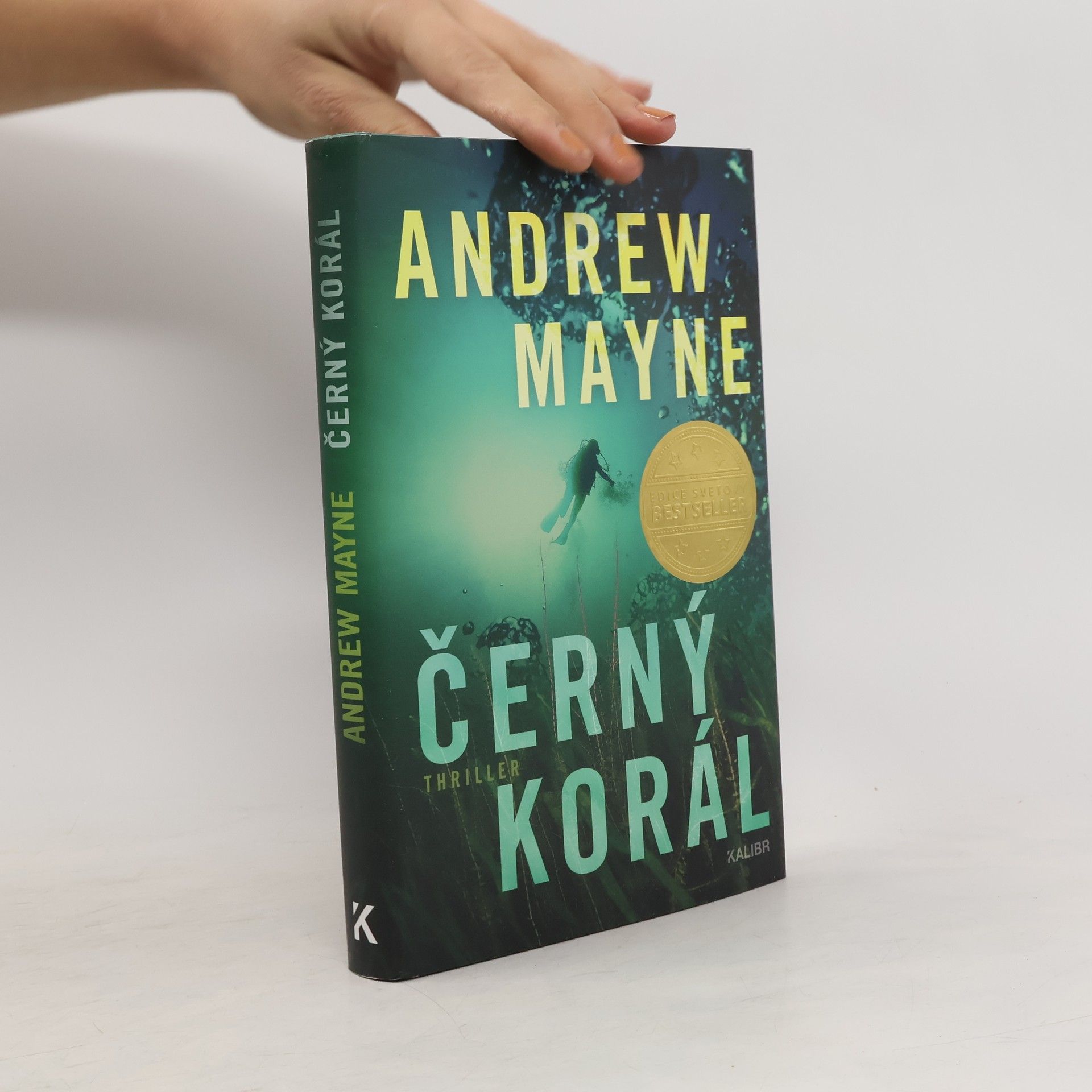 Andrew Mayne Černý korál