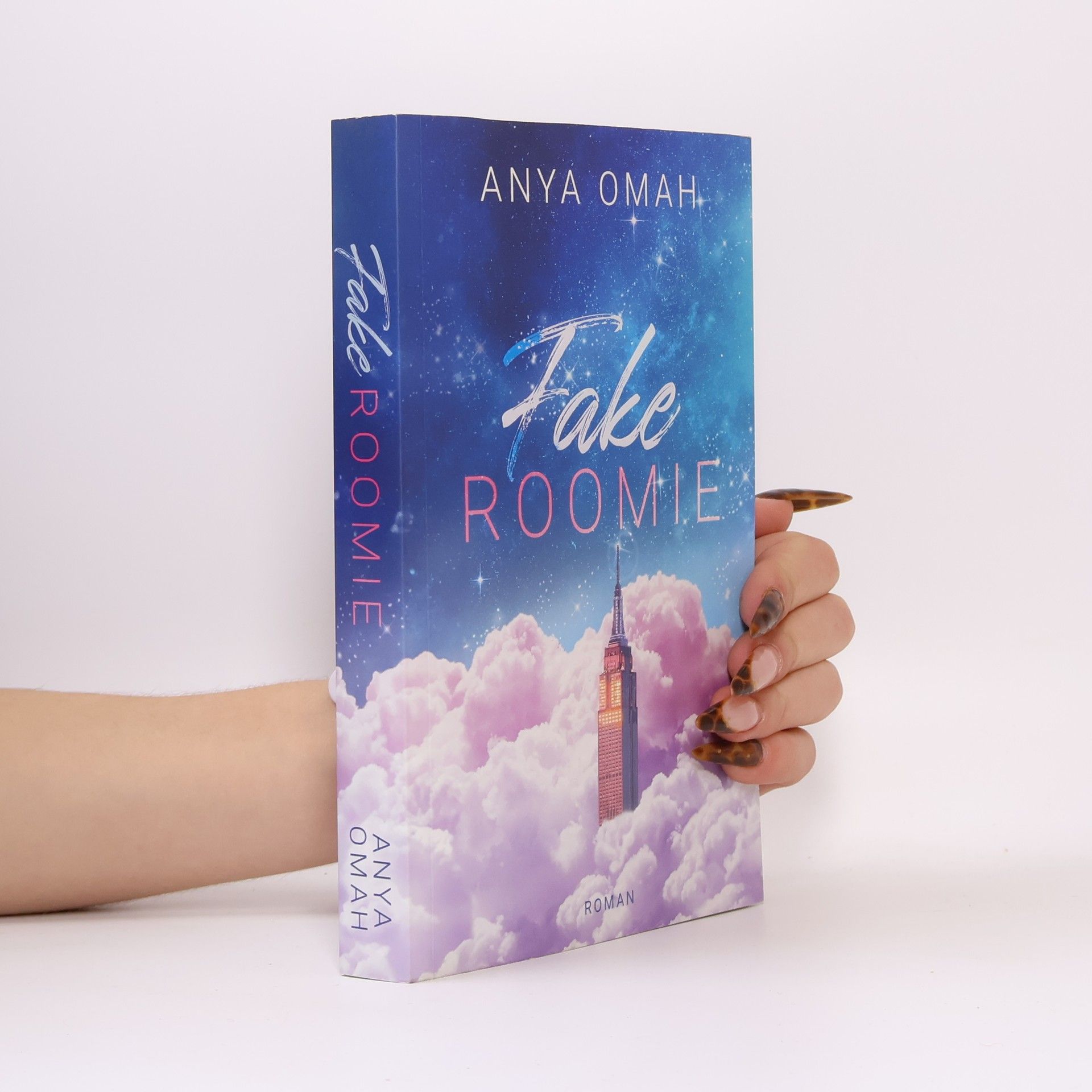 Anya Omah Fake Roomie