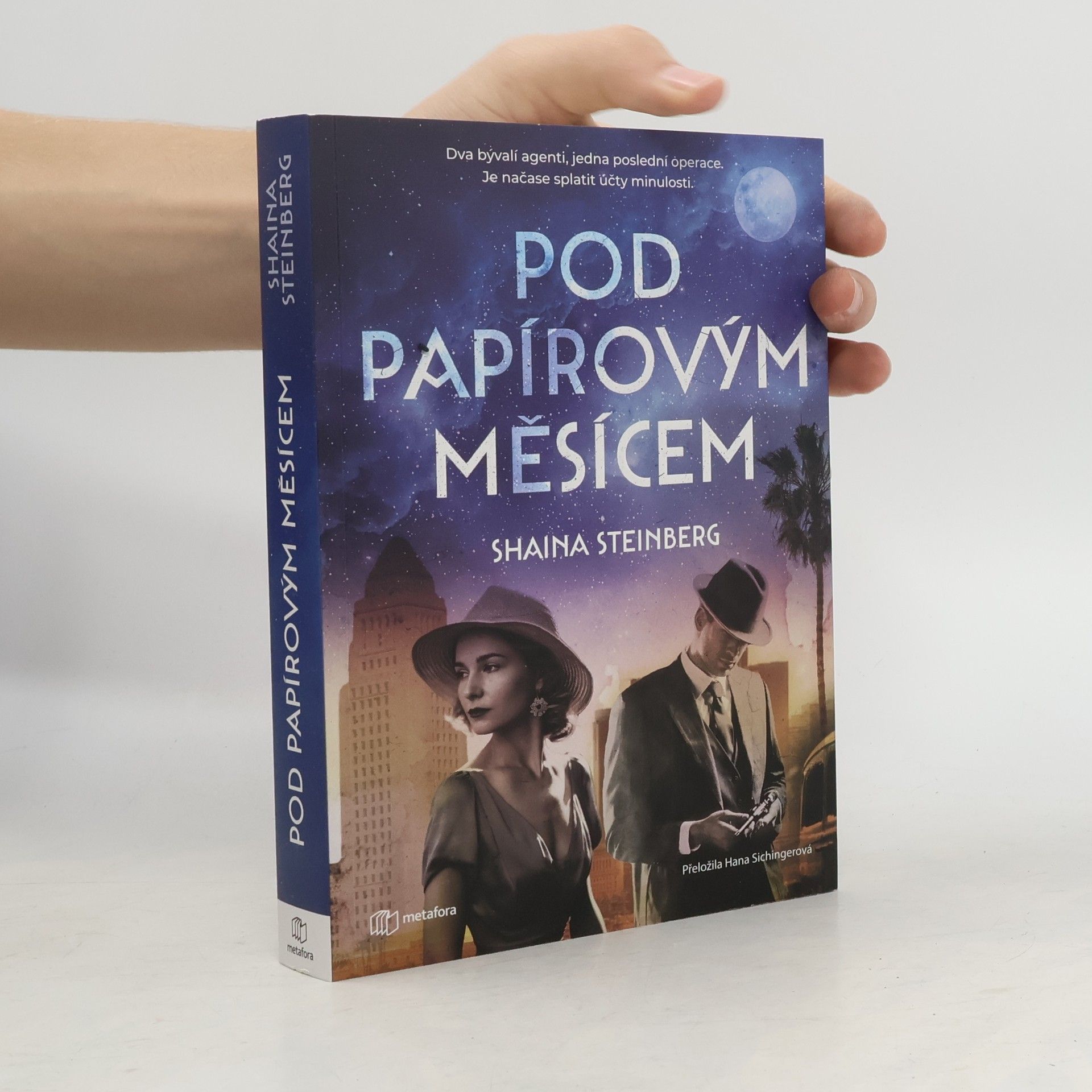 Shaina Steinberg Pod papírovým měsícem