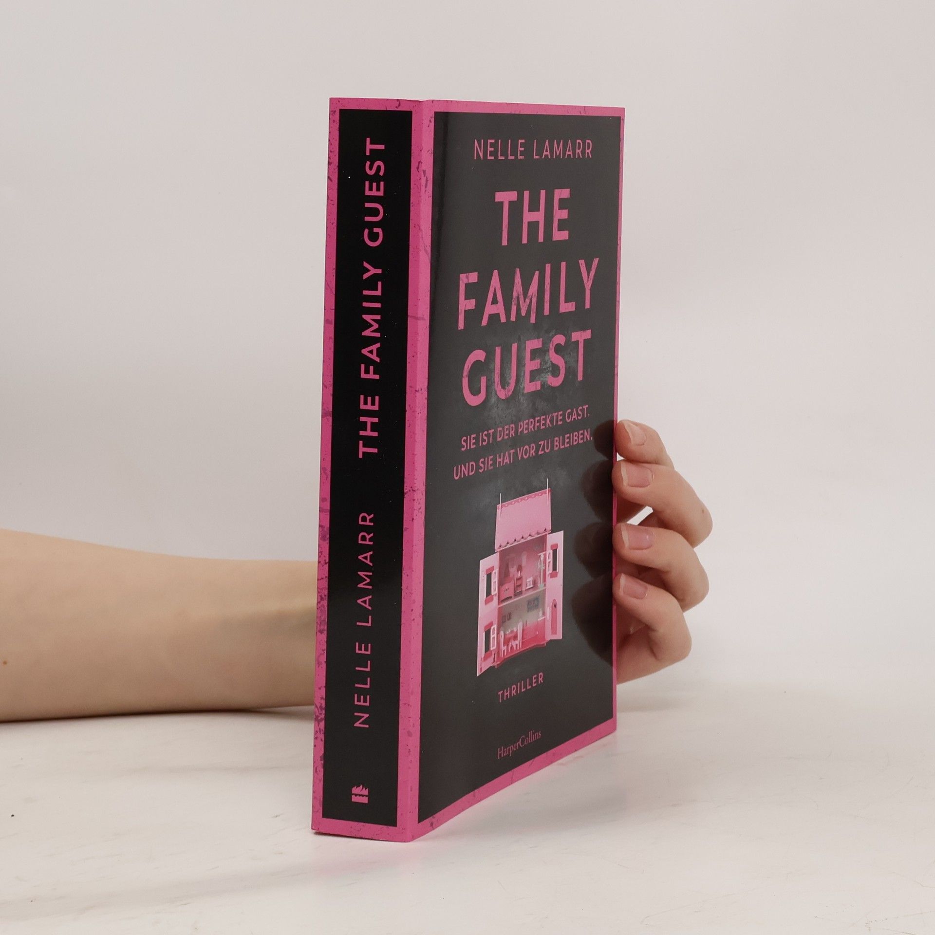 Nelle Lamarr The family guest